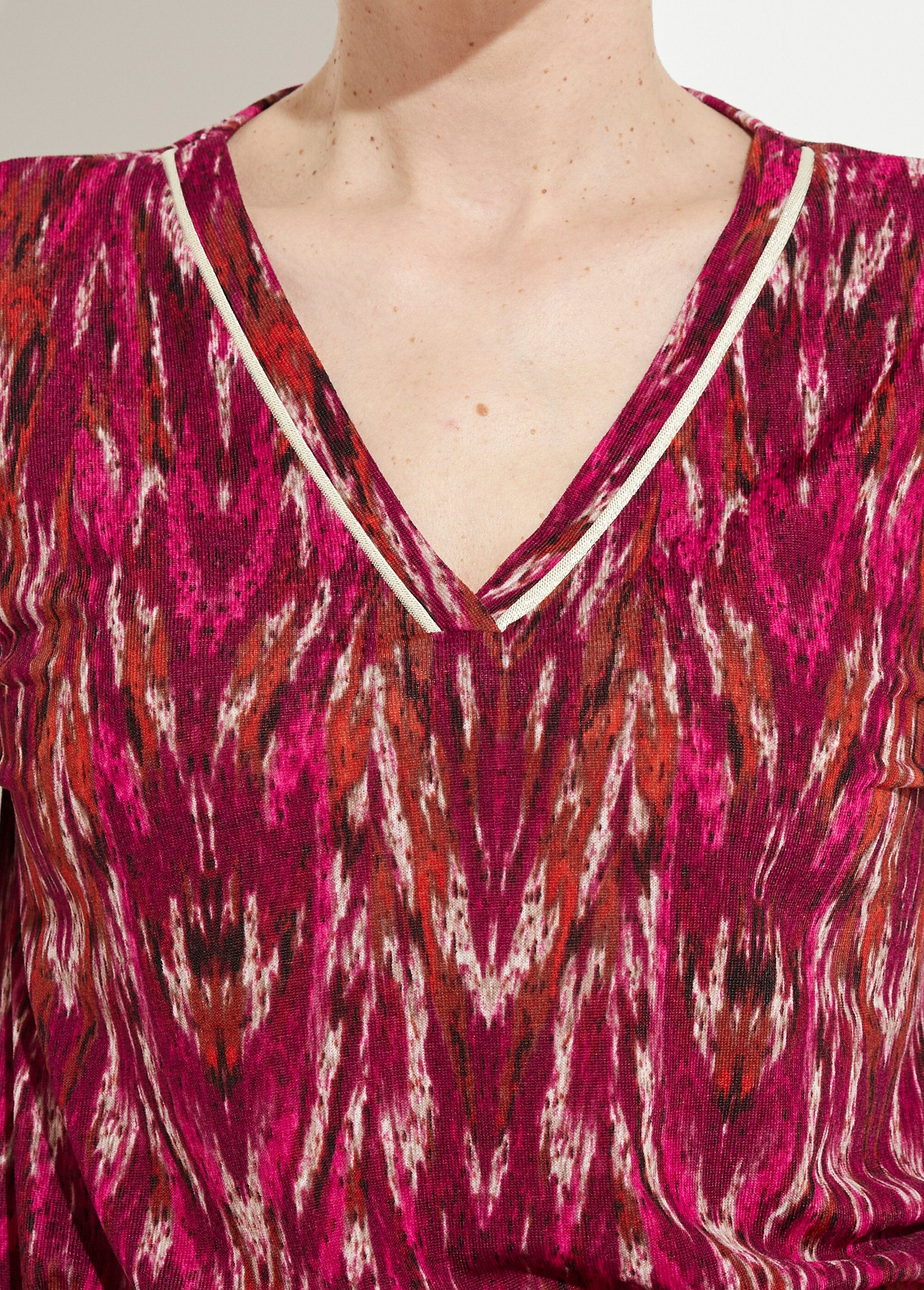 Abito_corto_stampato_con_scollo_a_V_e_maniche_lunghe_Cassis_et_beige_DE1_slim