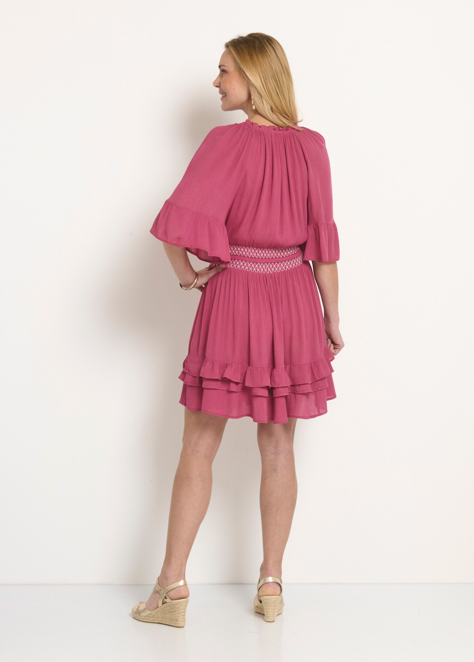 Abito_corto_plissettato_con_elastico_in_vita_Rose_DO1_slim