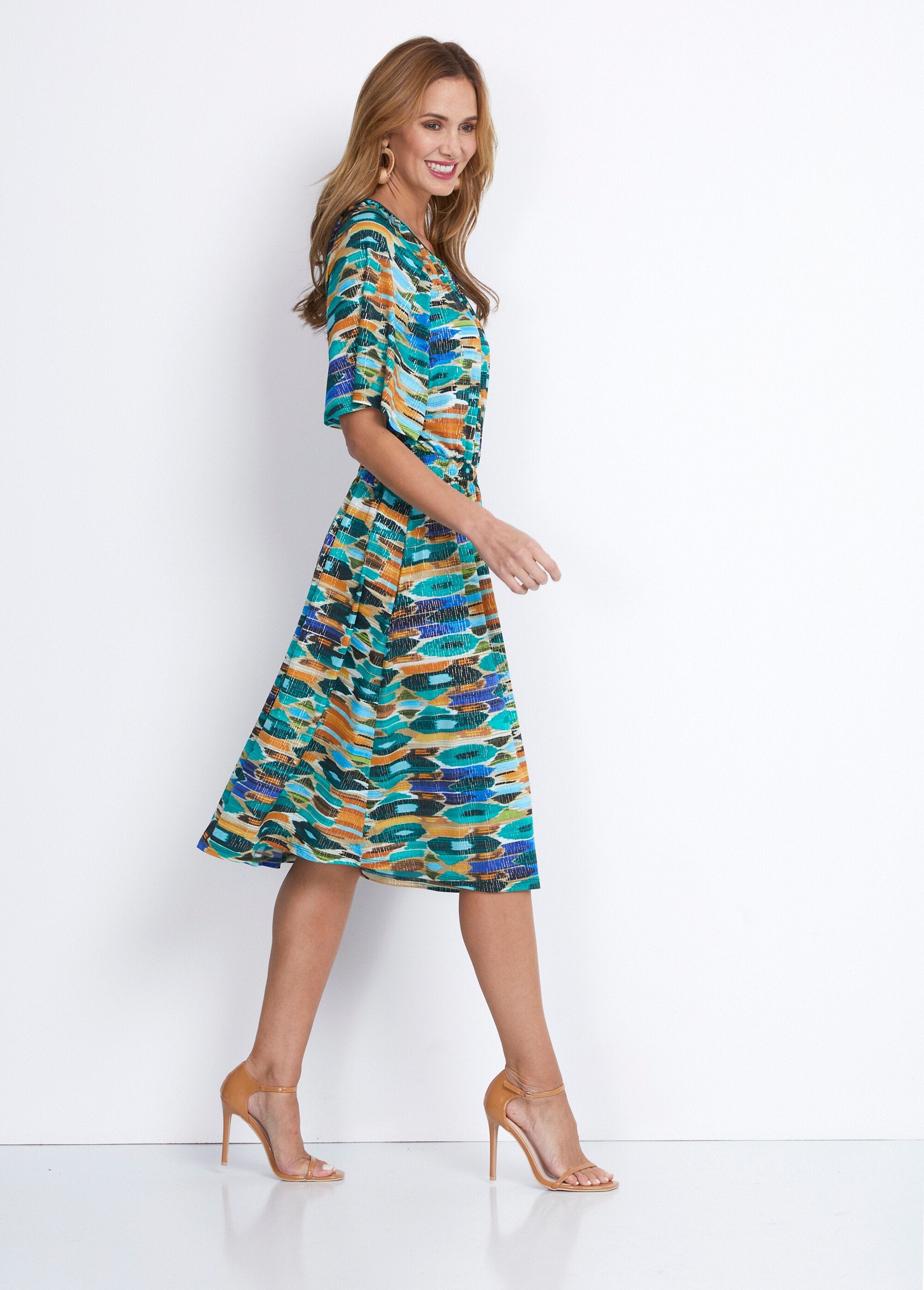 Abito_corto_svasato_con_smock_Vert_et_ocre_DR1_slim