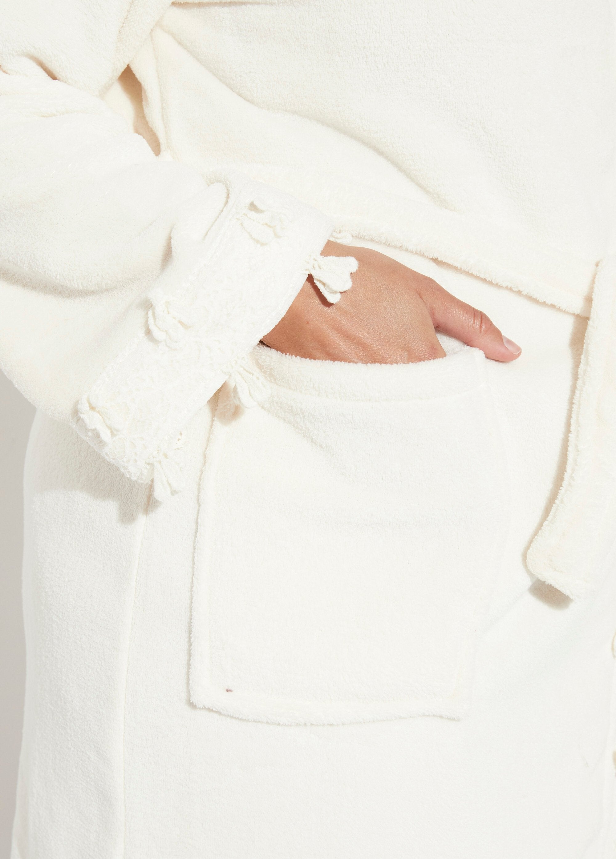 Vestaglia_in_pile_con_bordo_in_pizzo_Ecru_DE2_curvy