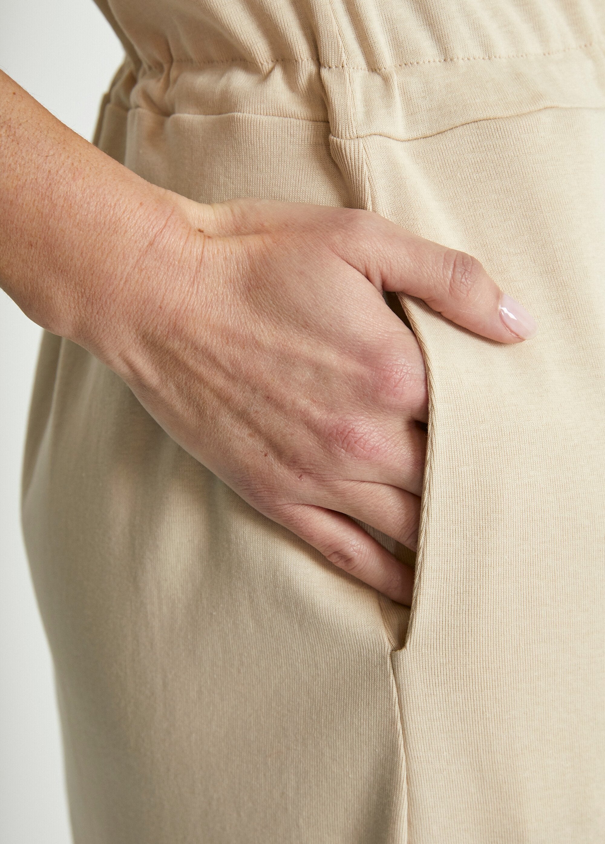 Abito_corto_da_spiaggia_con_maniche_a_kimono_Sable_DE2_slim