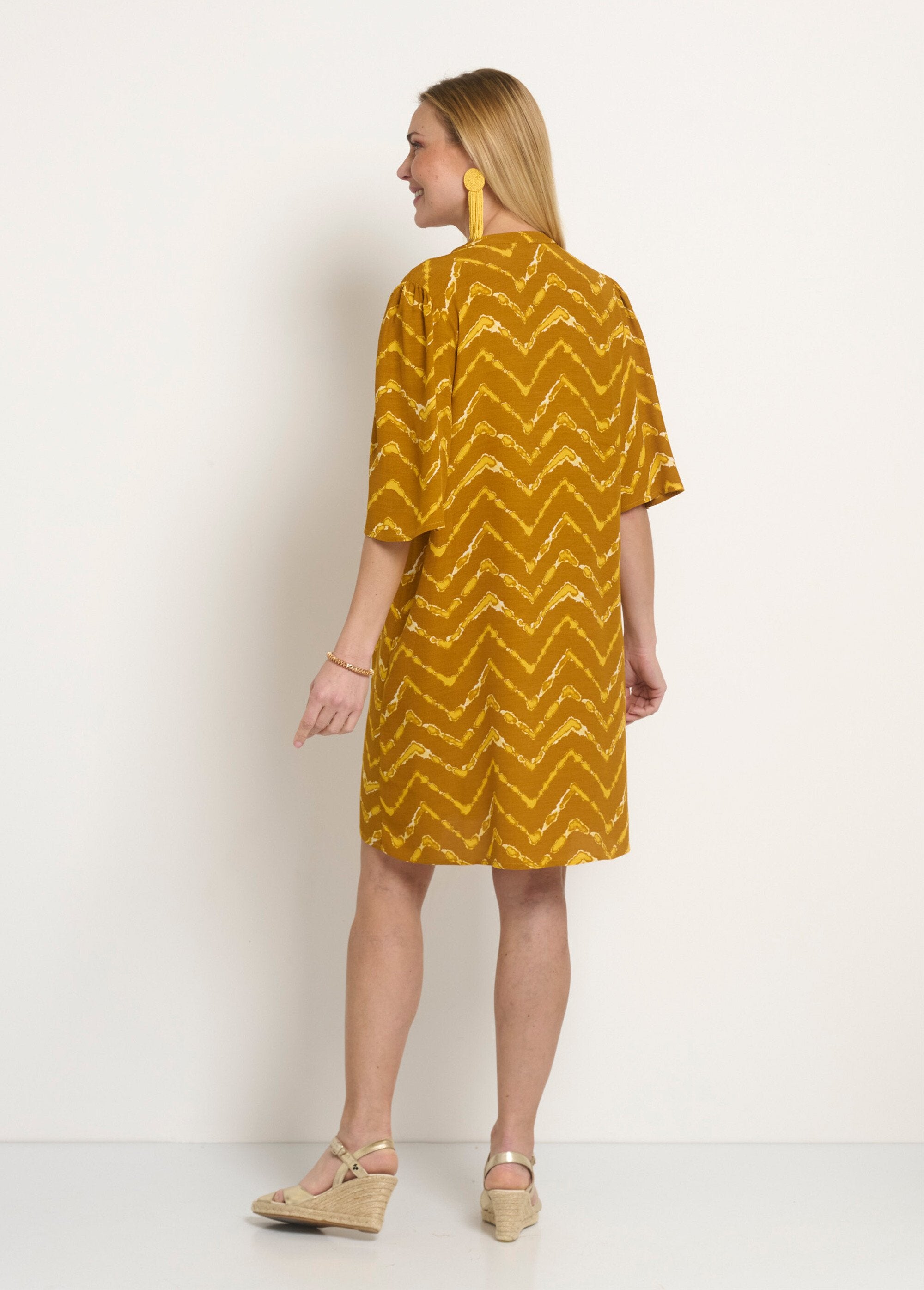 Abito_etnico_corto_con_maniche_svasate_Safran_DO1_slim