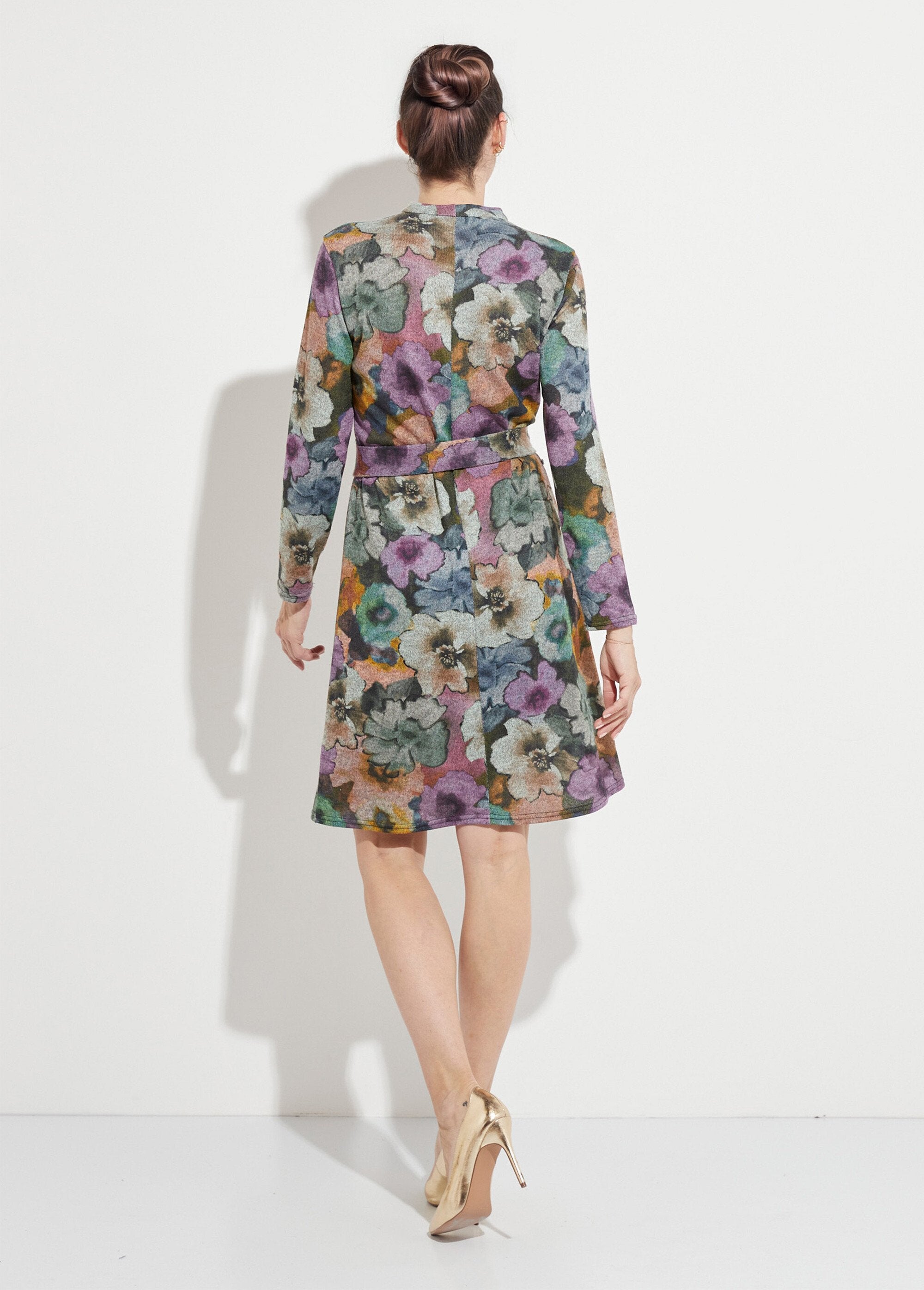 Abito_dritto_stampato_con_cintura_e_collo_alto_in_maglia_calda_Gris_et_parme_DO1_slim