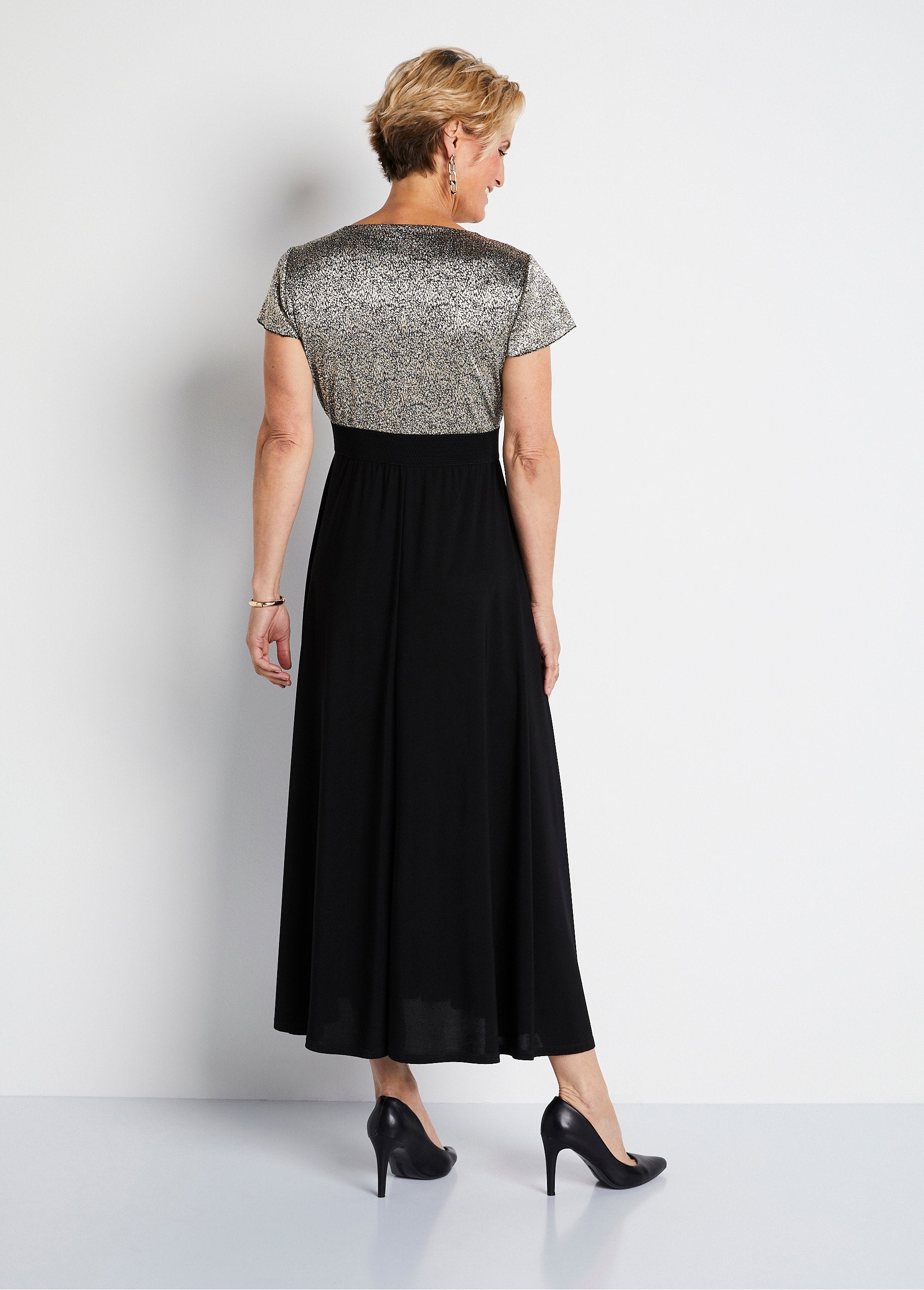 Abito_a_portafoglio_bicolore_Nero_e_oro_DO1_slim