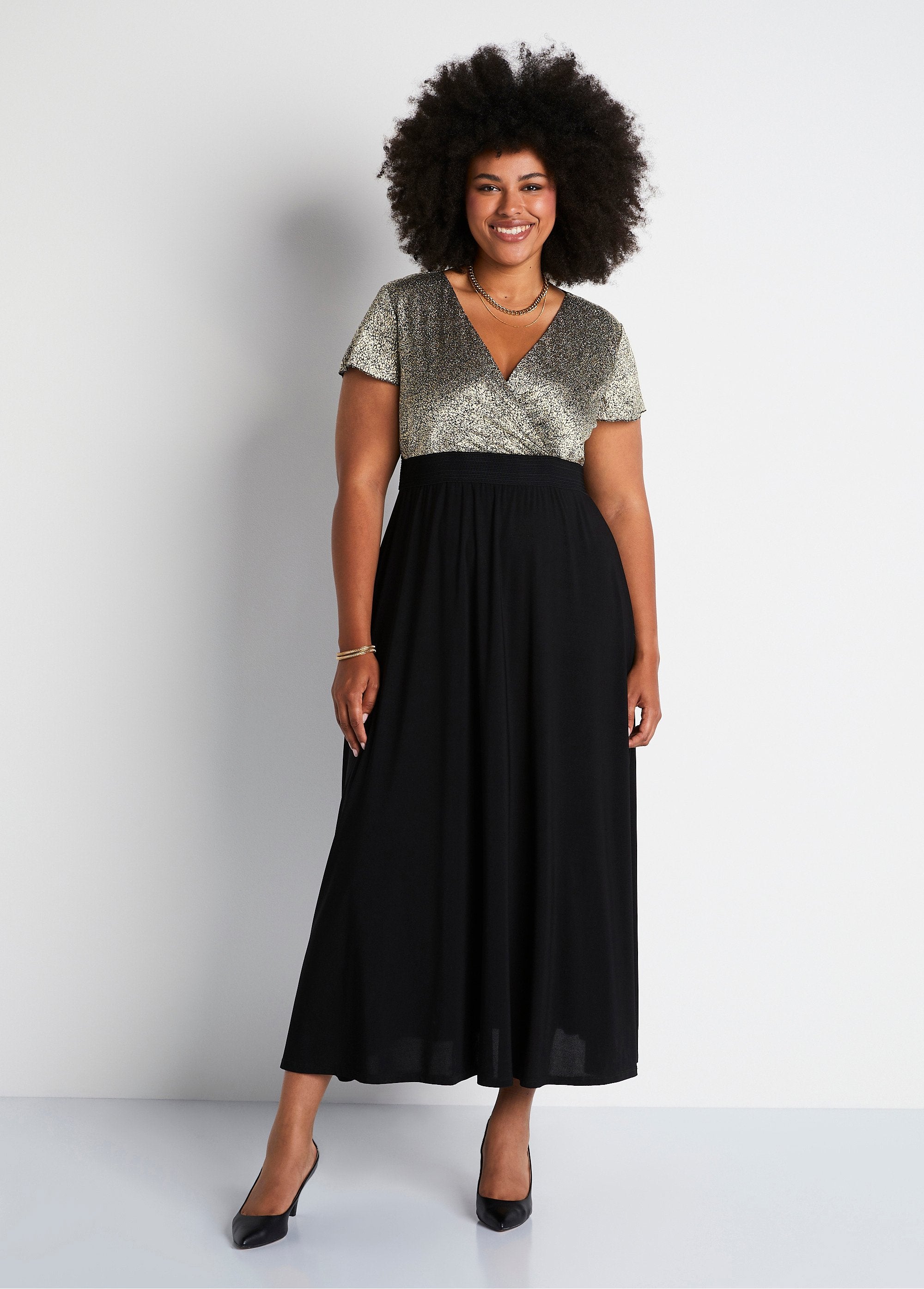 Abito_a_portafoglio_bicolore_Nero_e_oro_FA1_curvy