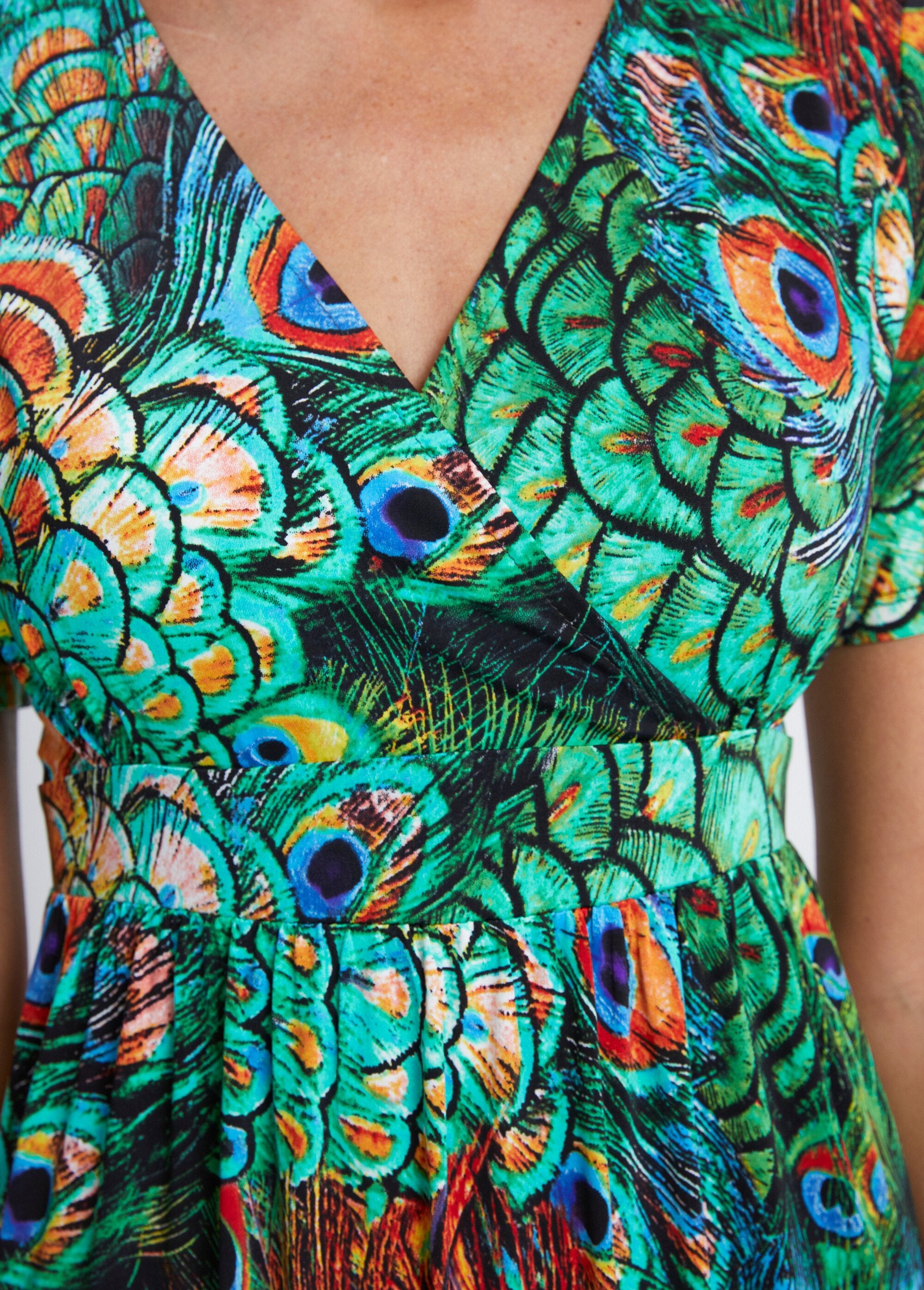 Abito_lungo_con_scollatura_avvolgente_Imp_vert_DE2_slim