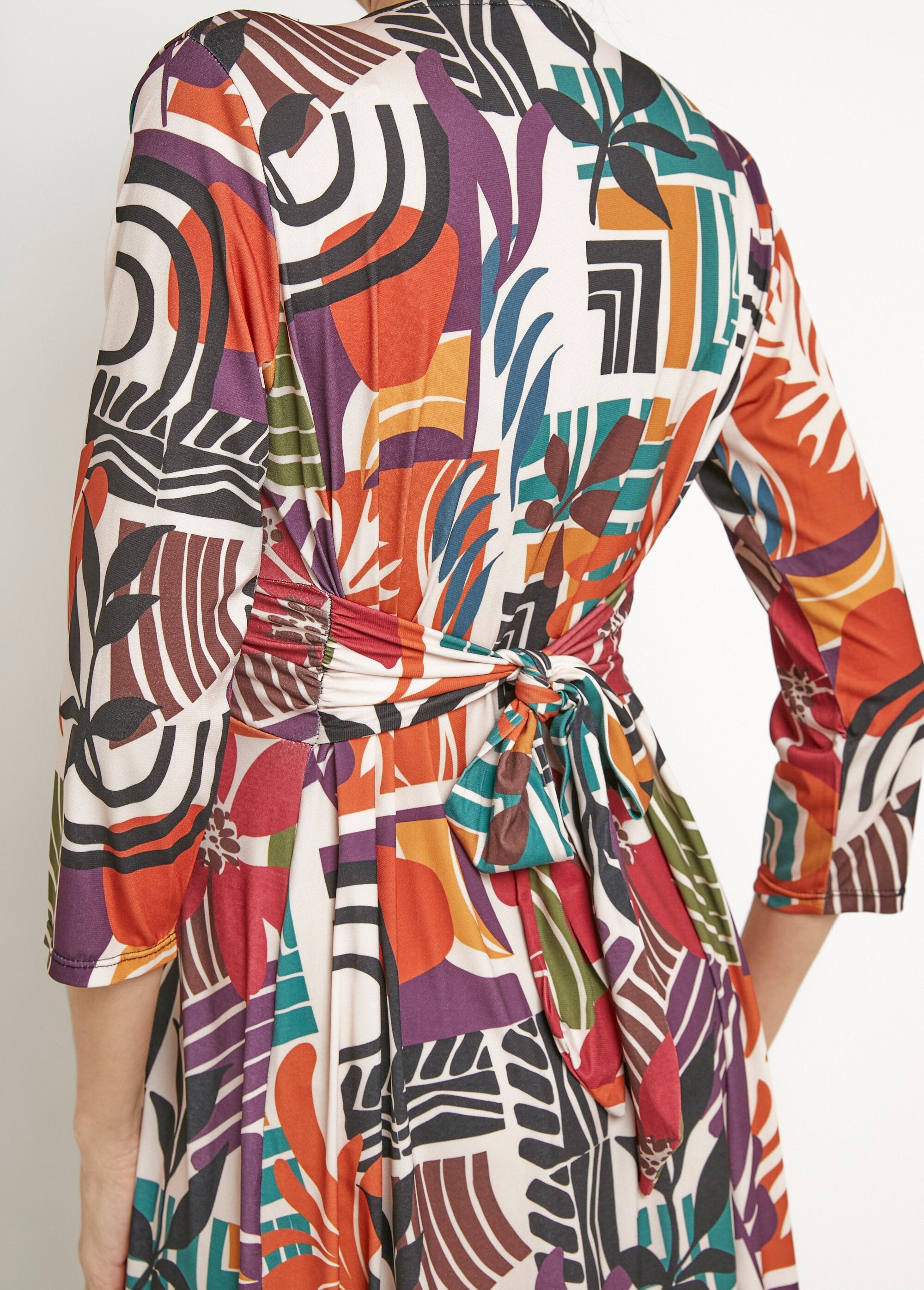 Abito_con_stampa_etnica_a_3/4_Beige_imprime_DE2_slim