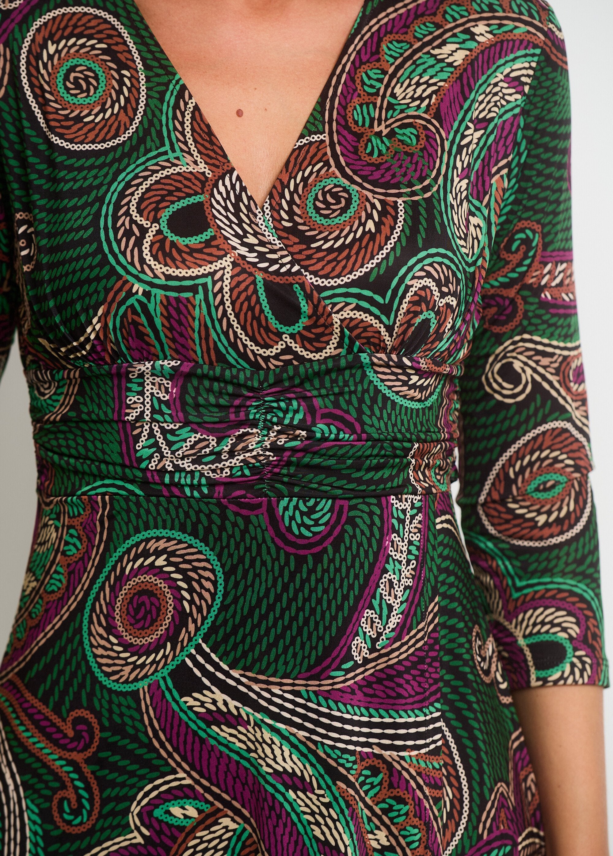 Abito_a_portafoglio_con_drappeggio_in_rete_Rose_et_vert_DE2_slim