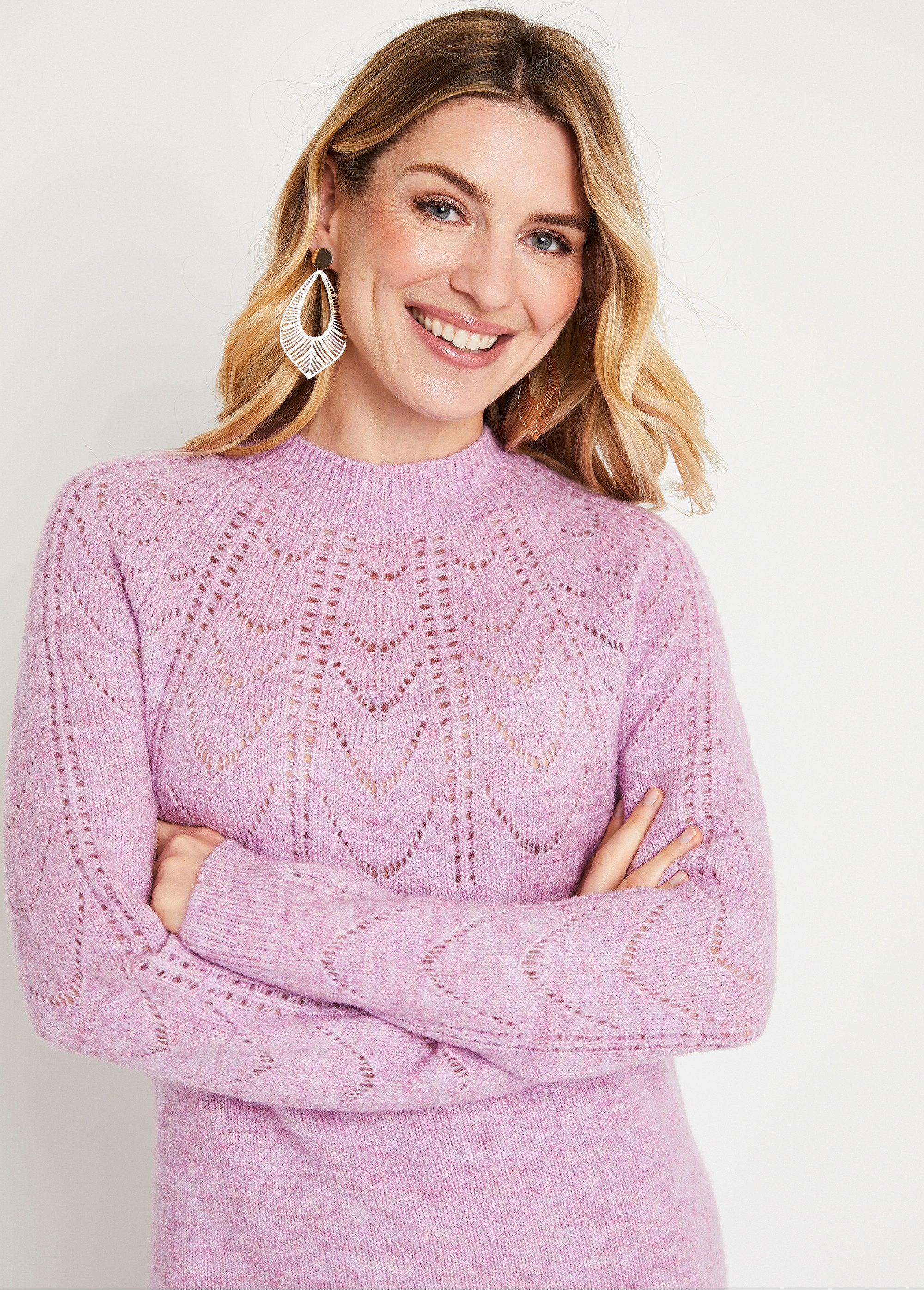 Abito_corto_in_maglia_traforata_con_scollo_rotondo_Lilas_DE2_slim