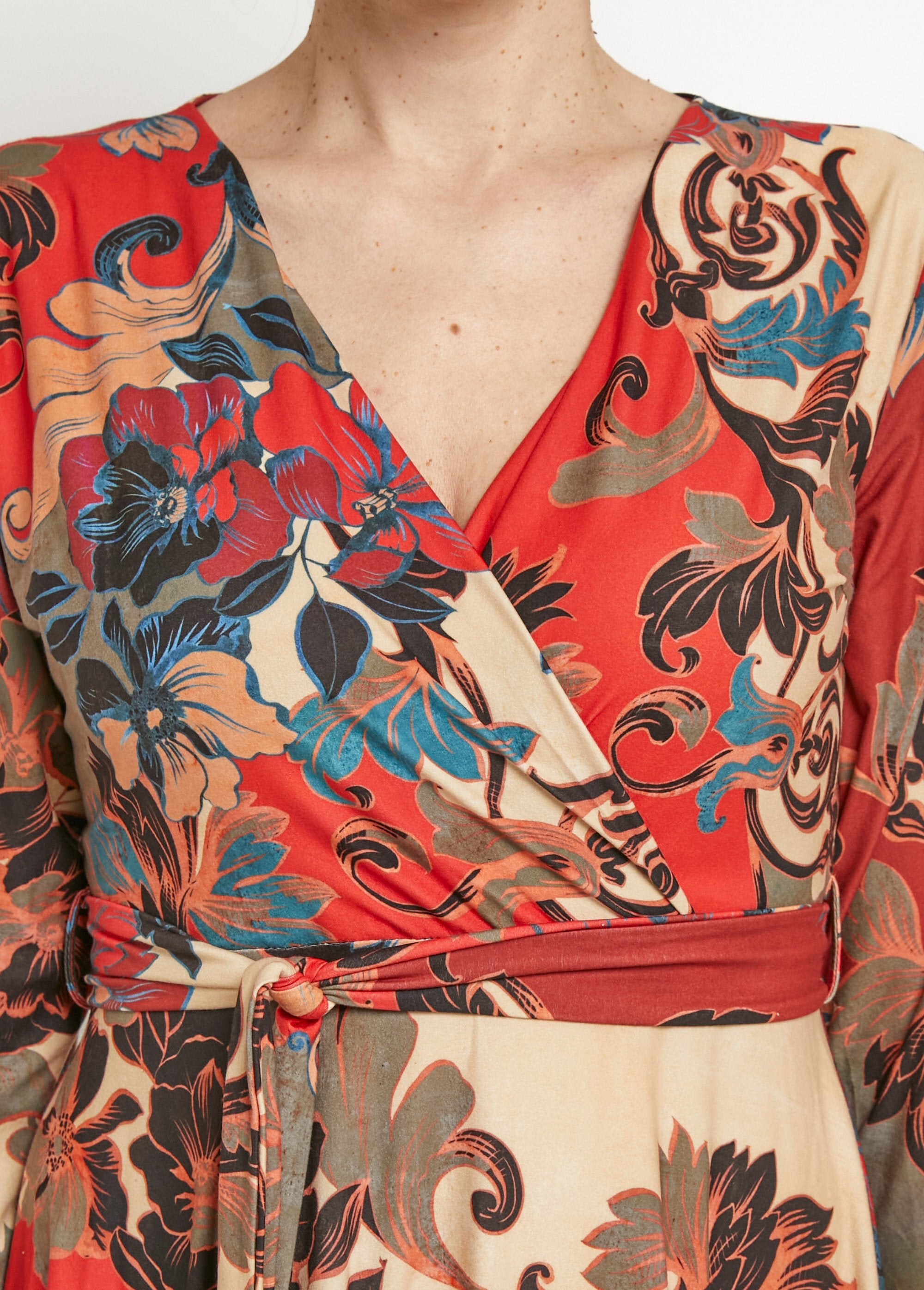 Abito_a_portafoglio_elasticizzato,_motivo_giapponese_Orange_et_beige_DE1_slim