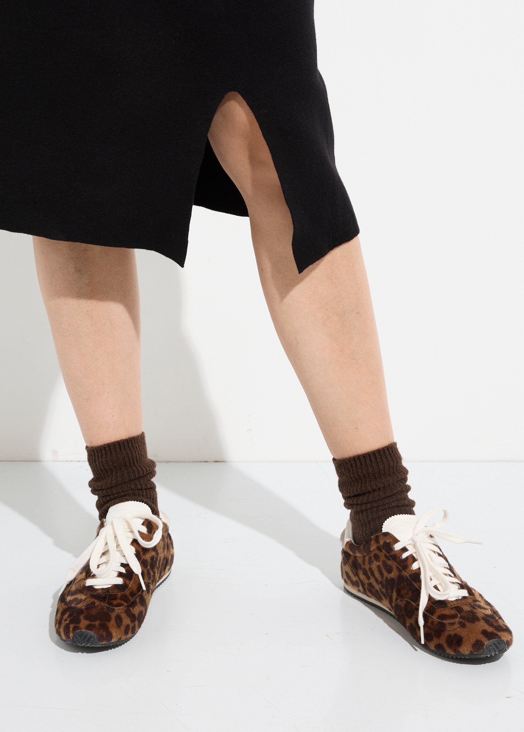 Abito_in_maglina_con_collo_alto_e_cintura_in_metallo_Noir_DE2_slim