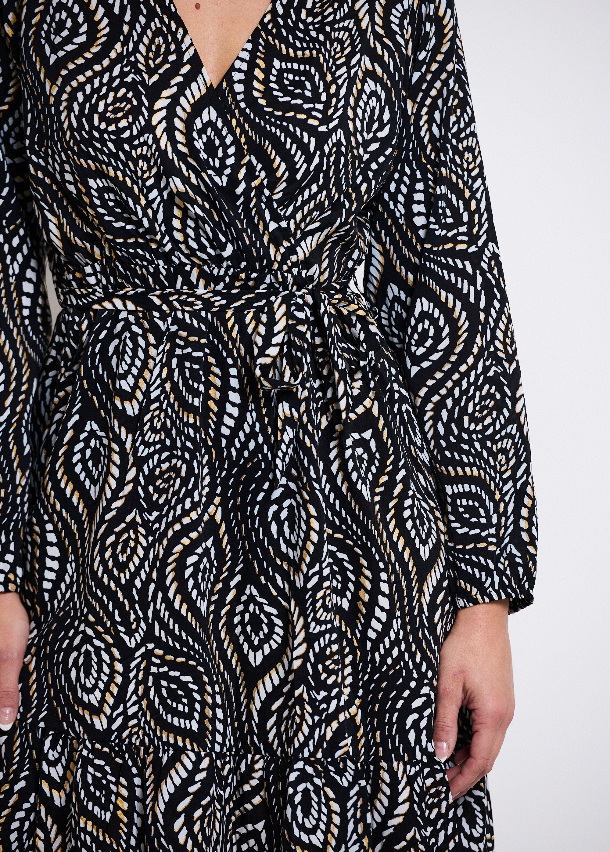 Abito_corto_stampato_con_cintura_in_vita_Noir_et_blanc__DE1_slim