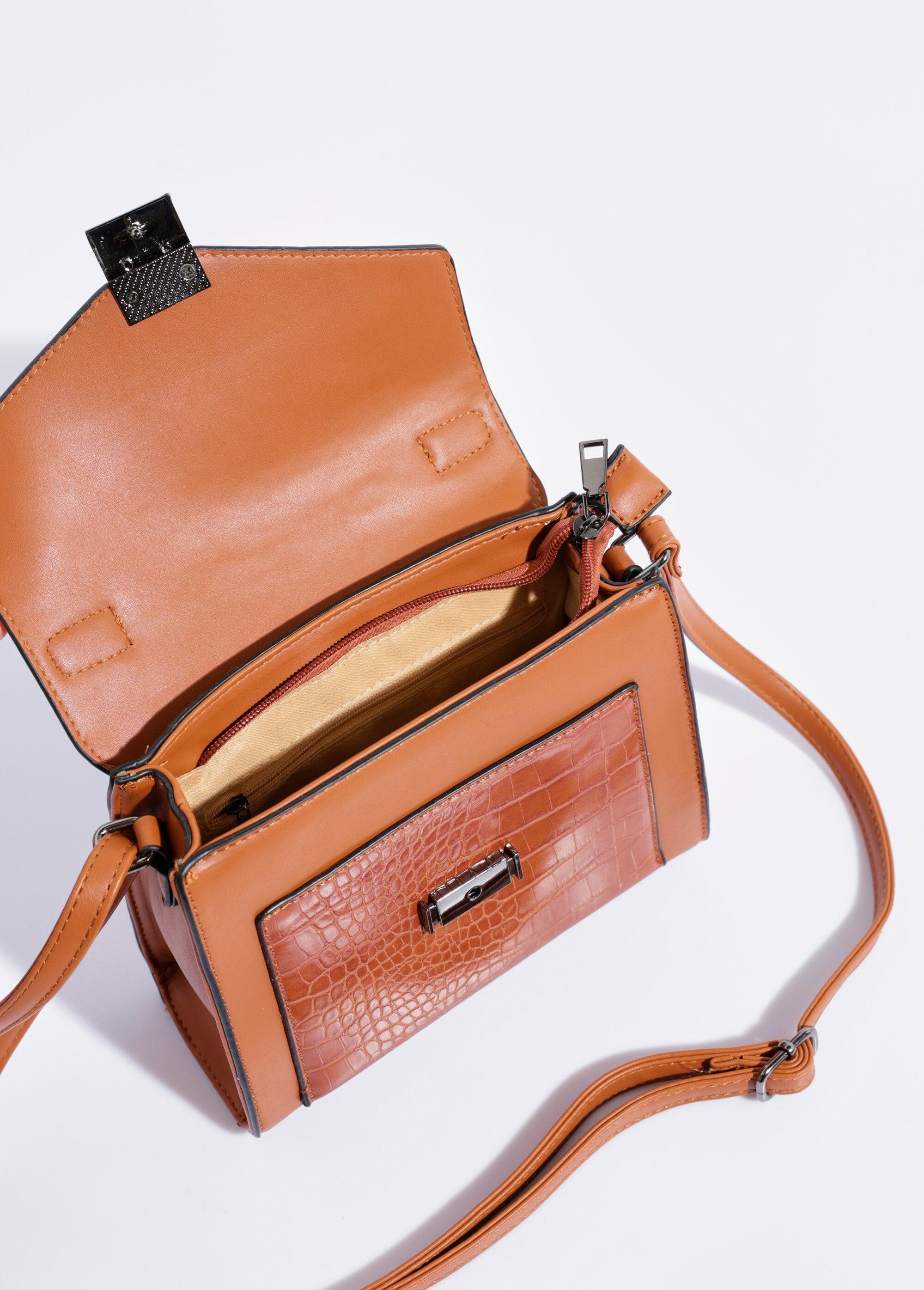Borsa_a_mano_in_look_rettile,_manico_corto_Camel_DE1_slim
