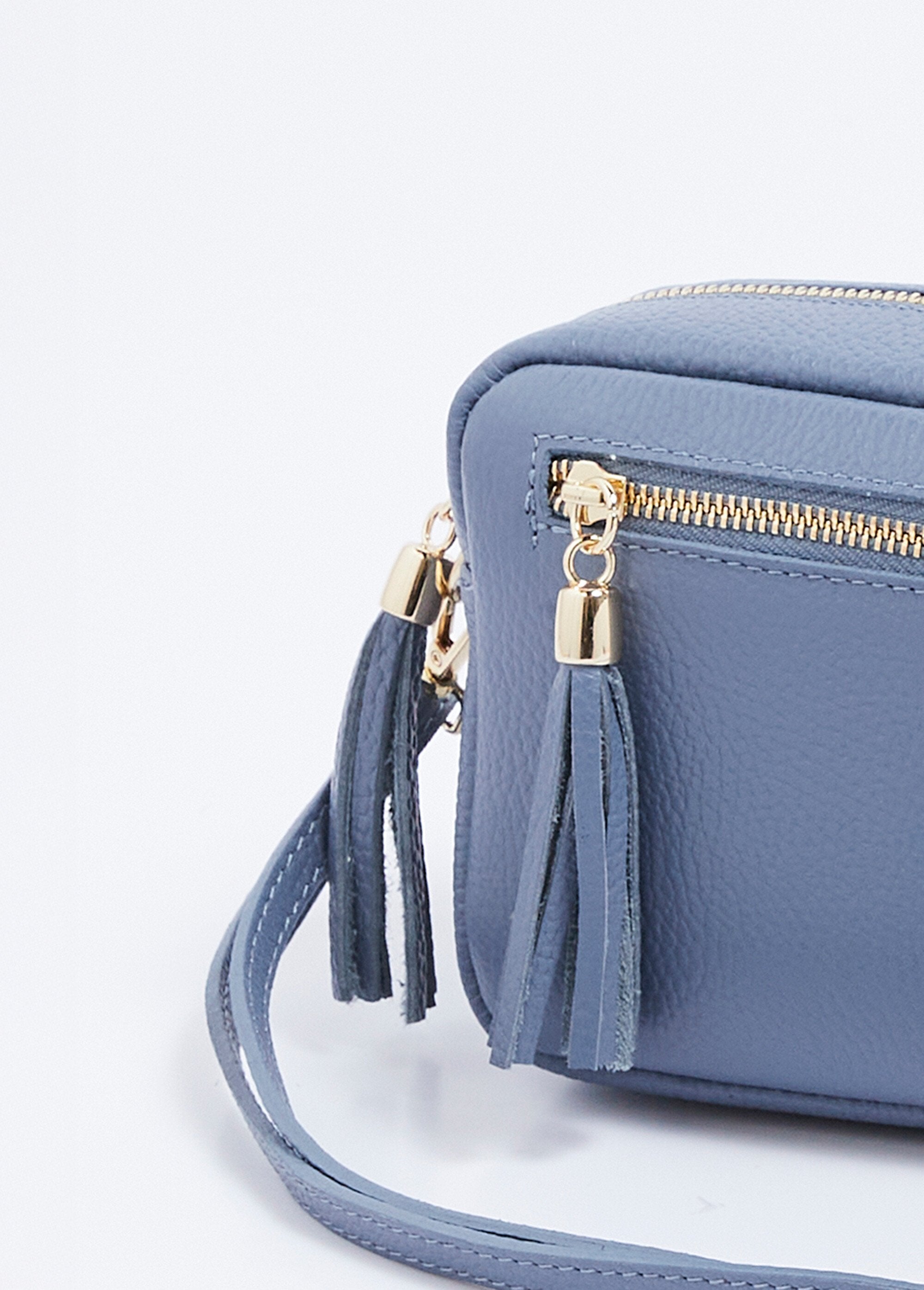 Borsa_a_tracolla_rettangolare_con_zip_in_pelle_martellata_Bleu_gris_DE1_slim
