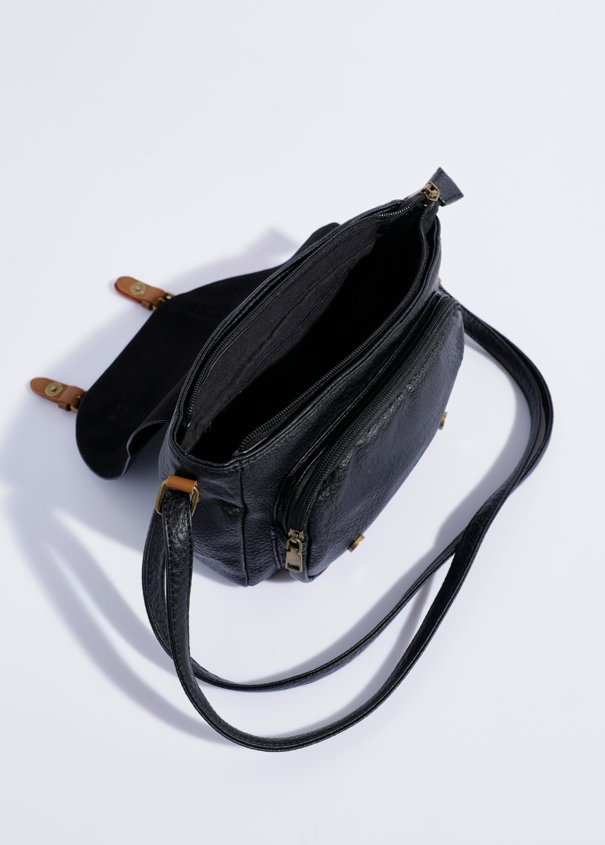 Borsa_messenger_in_similpelle_con_tracolla_Noir_DE1_slim