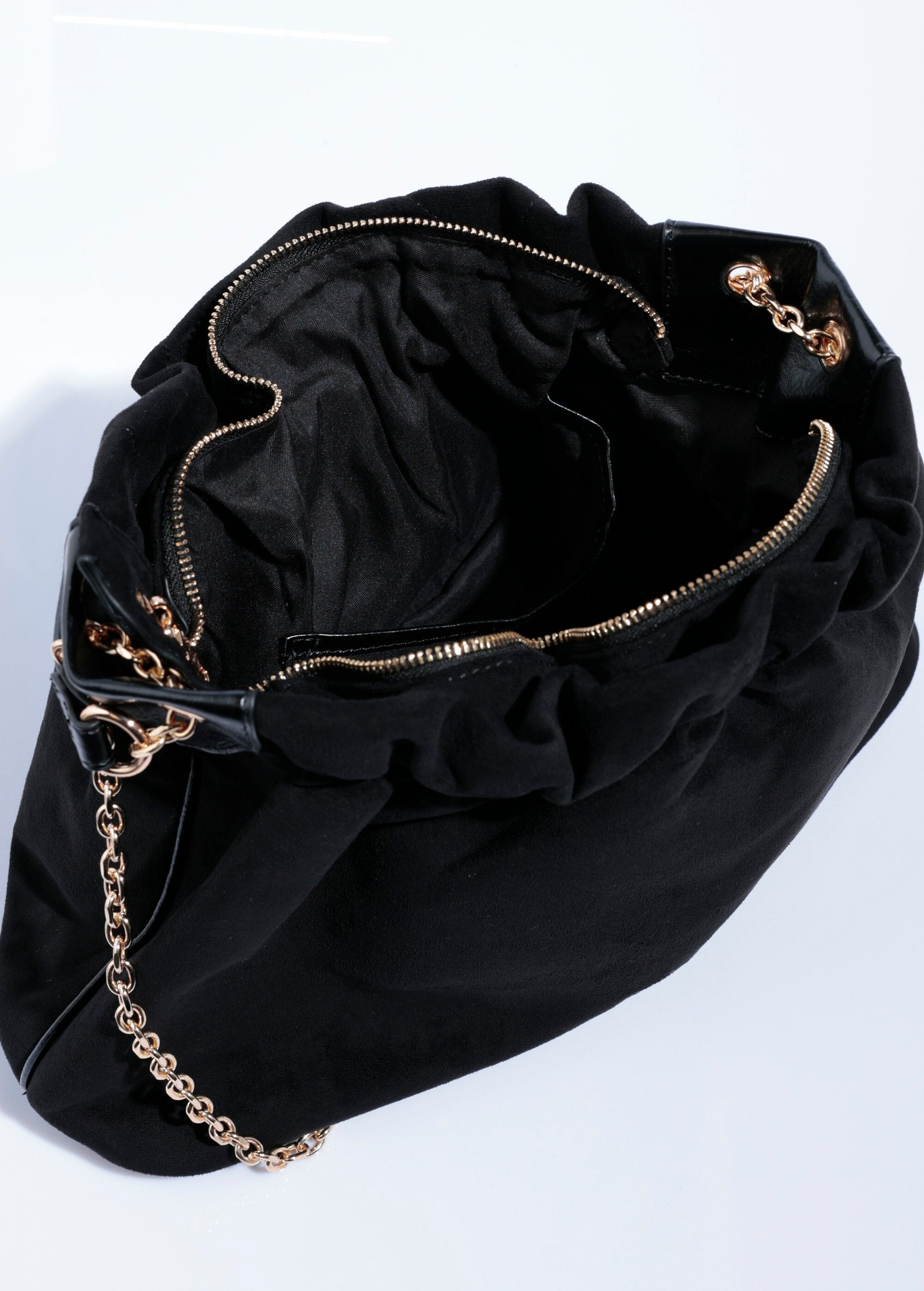 Borsa_chic_in_pelle_scamosciata_plissettata_con_tracolla_in_metallo_Noir_DE1_slim