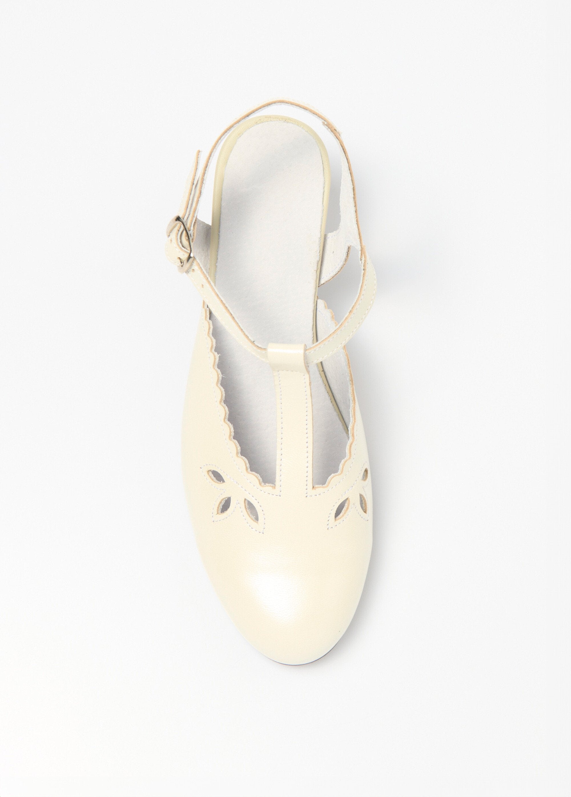 Sandali_slingback_con_tacco_alto_in_pelle_dalla_larghezza_confortevole_Ivoire_OV1_slim