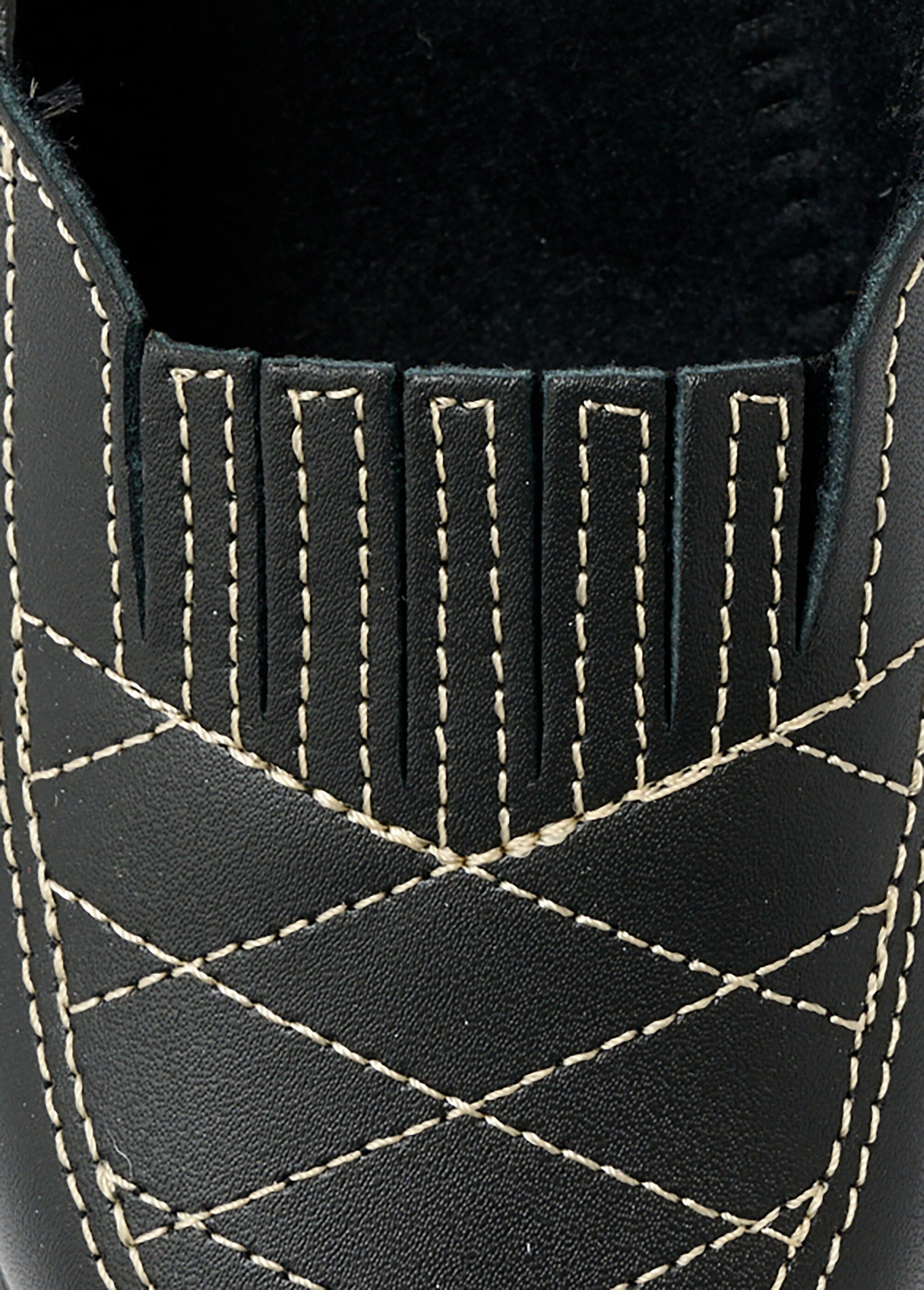 Mocassini_in_pelle_con_larghezza_comfort_e_elastico_in_vita_Noir_DE1_slim