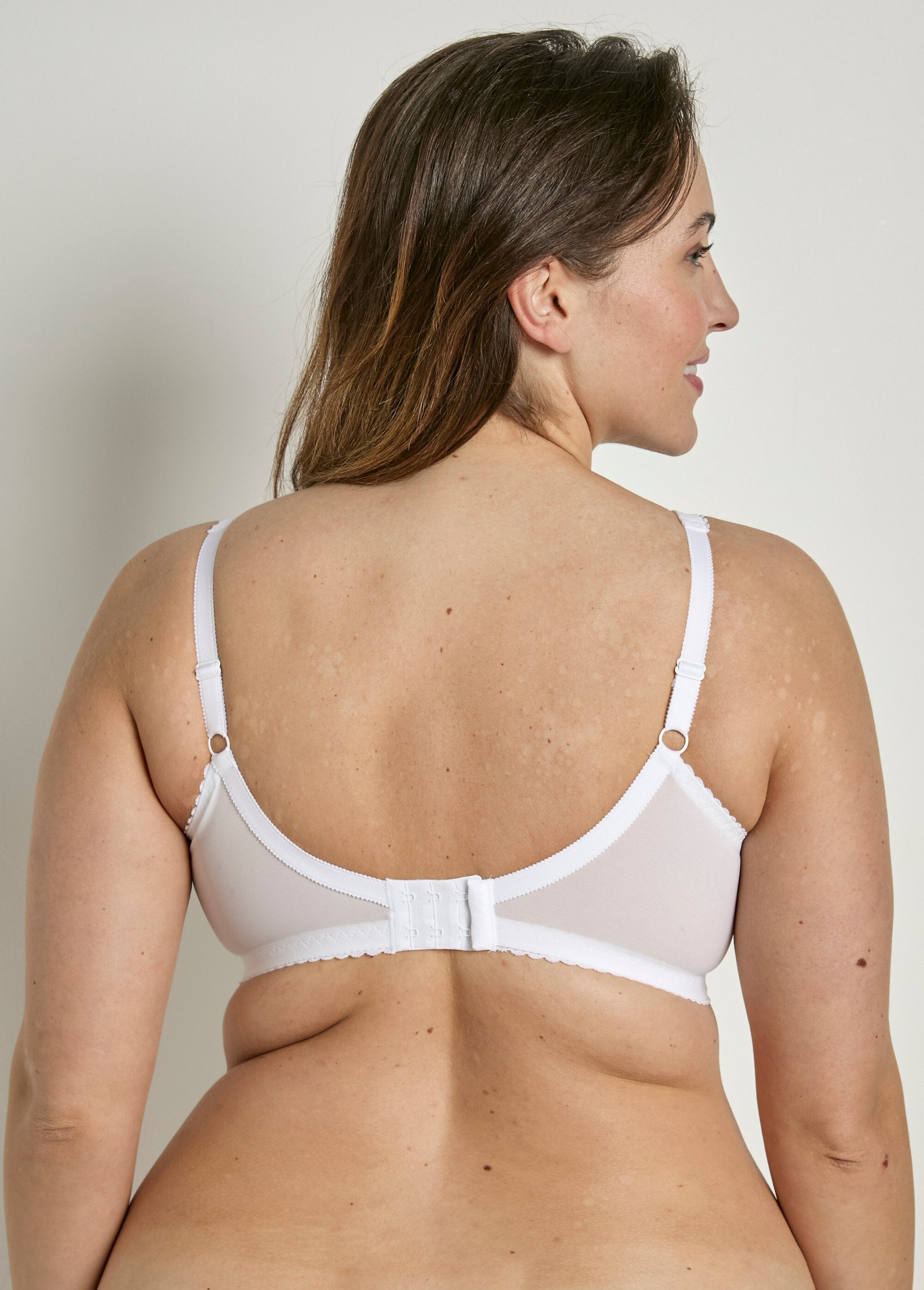 Reggiseno_con_ferretto_rivestito_in_pizzo_Blanc_DO1_curvy