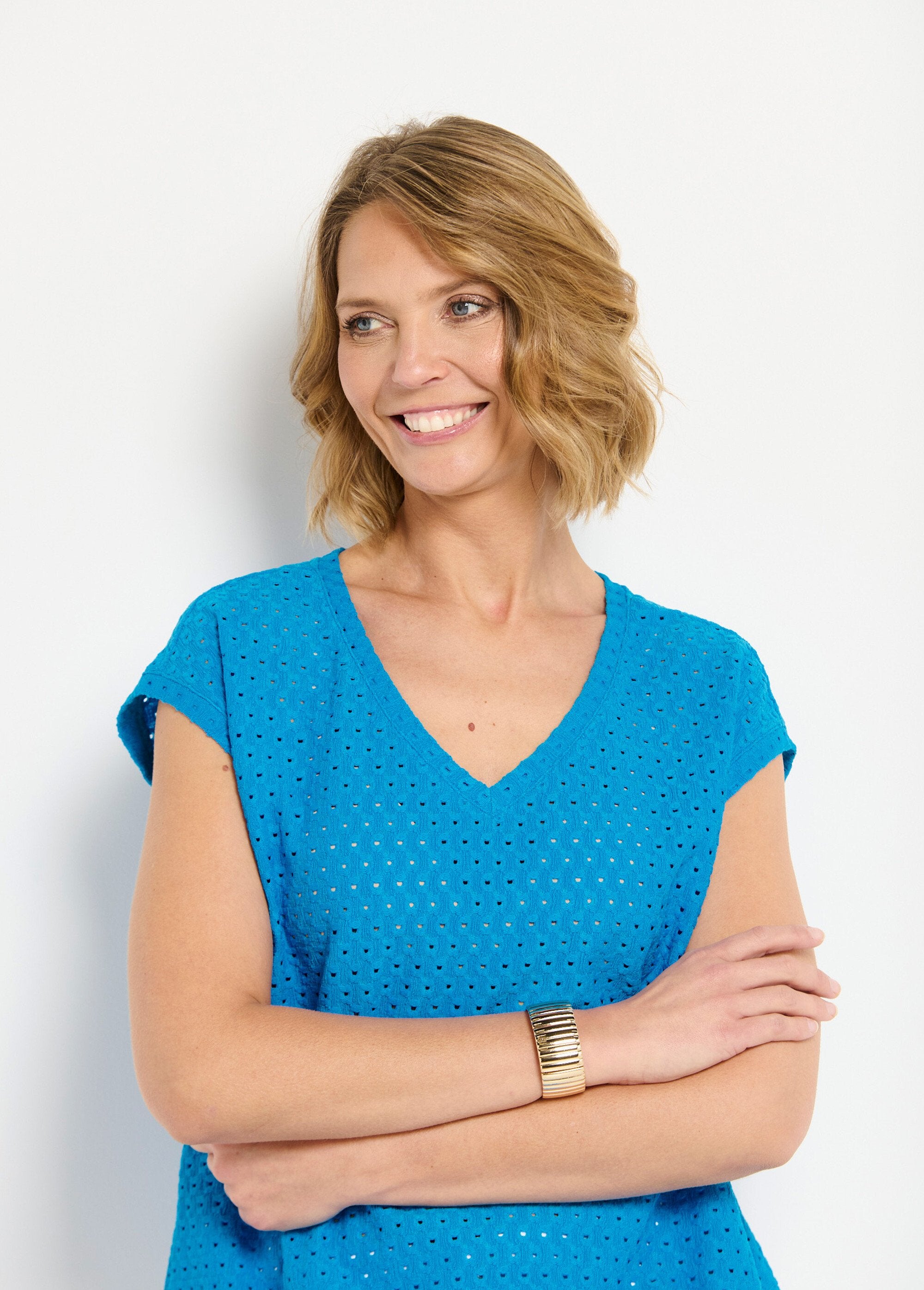 T-shirt_corta_e_sciolta_con_scollo_a_V_Turquoise_DE2_slim