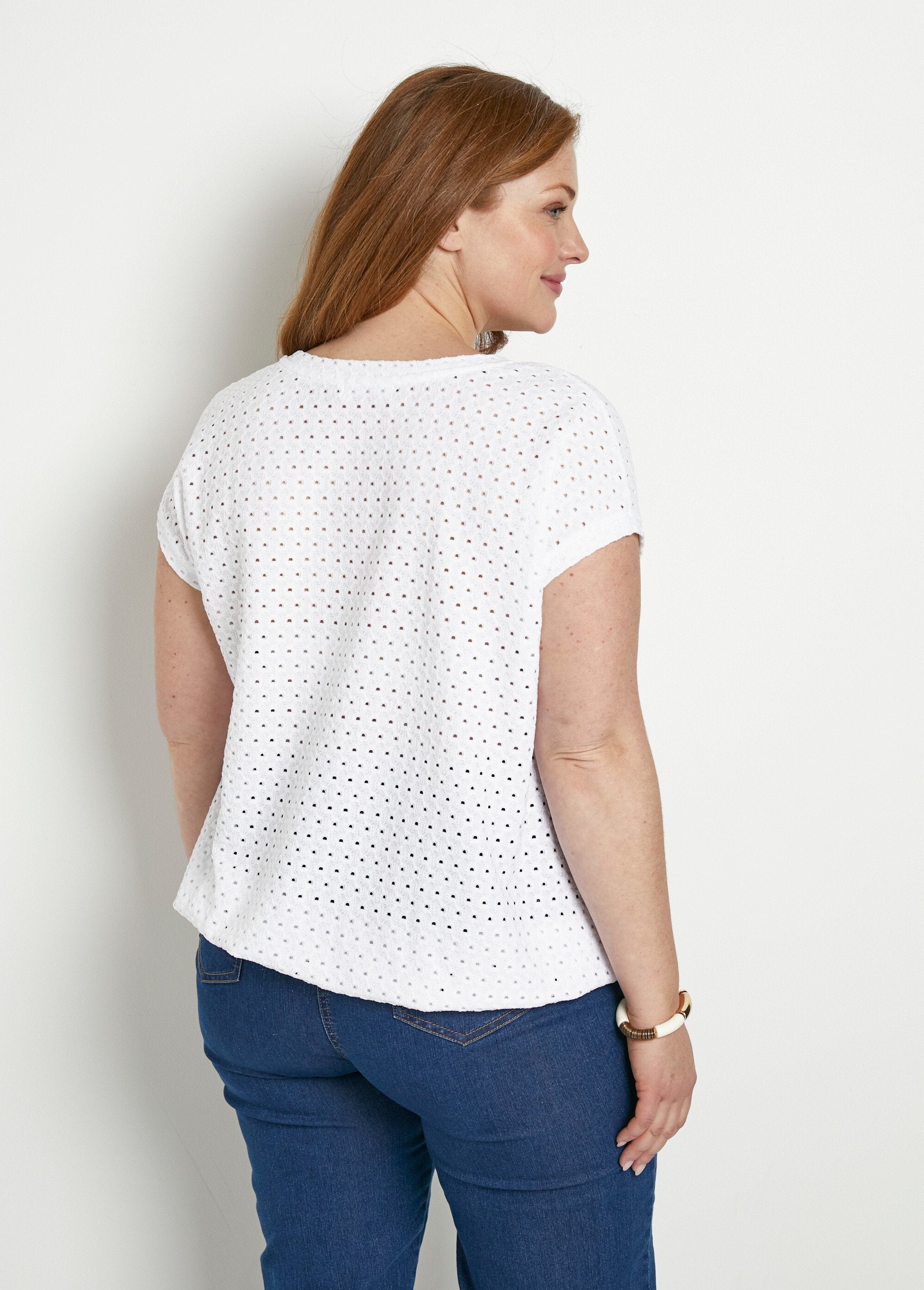 T-shirt_corta_e_sciolta_con_scollo_a_V_Blanc_DO1_curvy