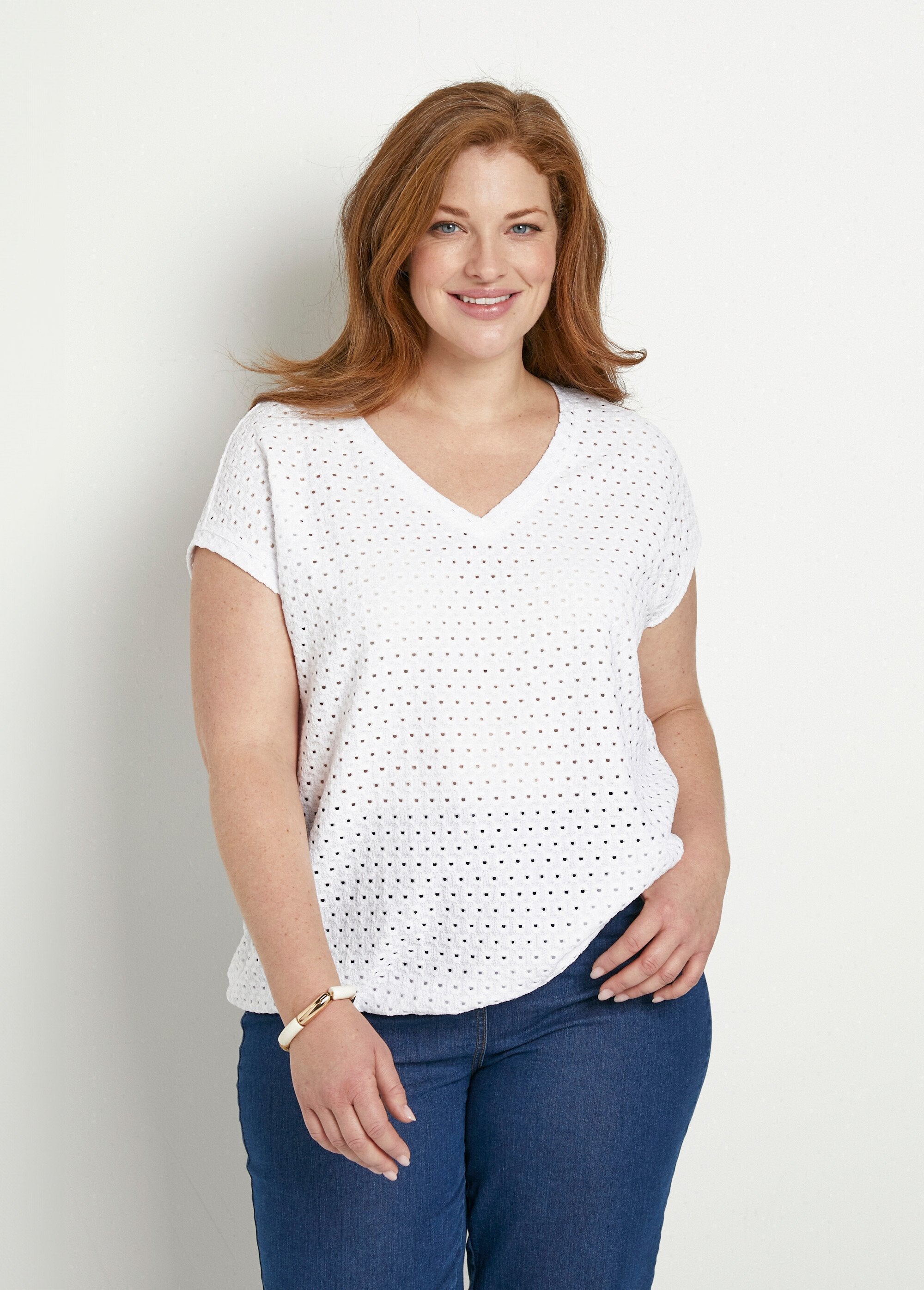 T-shirt_corta_e_sciolta_con_scollo_a_V_Blanc_FA1_curvy