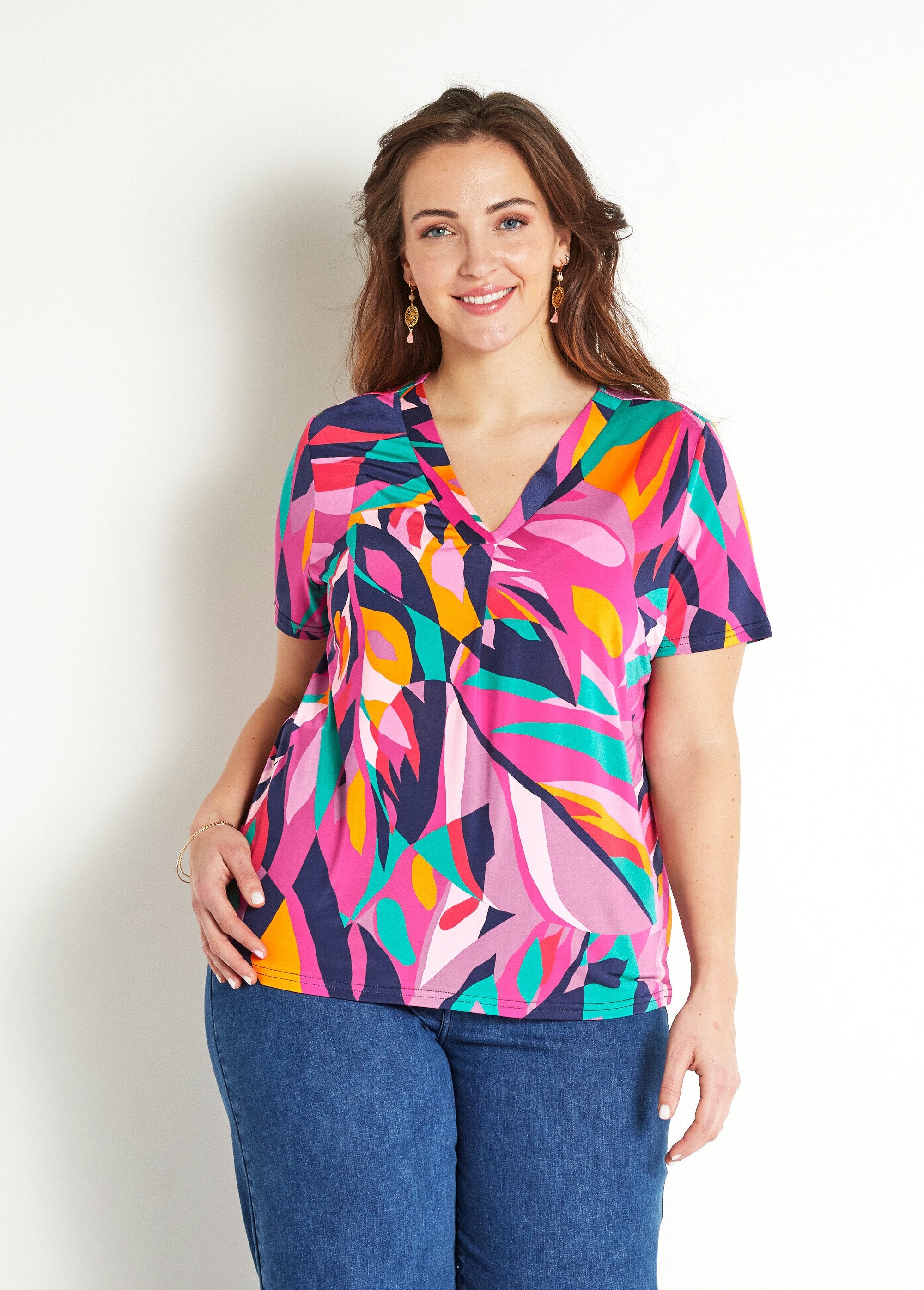 T-shirt_aderente_con_scollo_a_V_e_maniche_corte_Multicolore_FA1_curvy