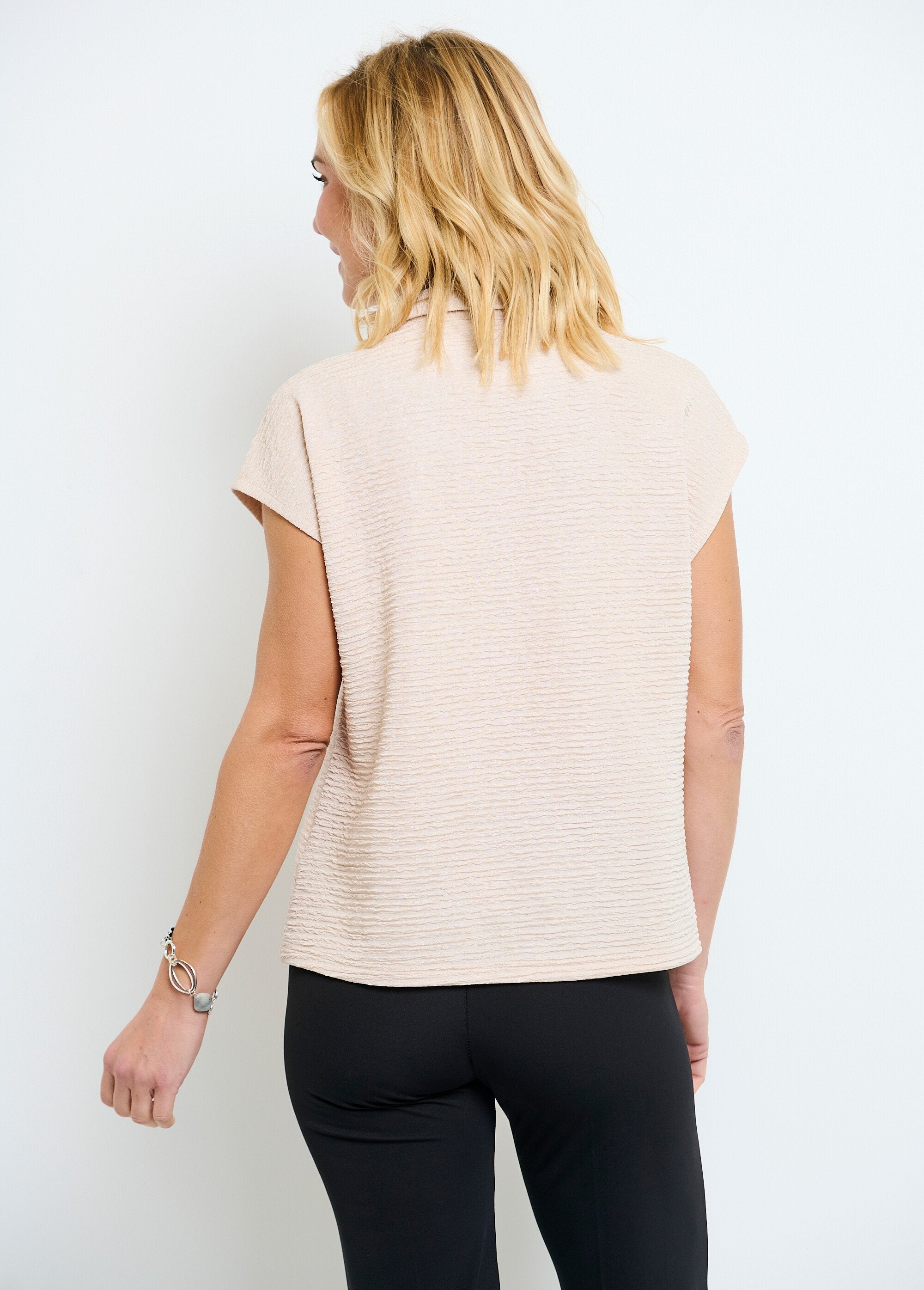 Maglietta_tinta_unita_con_collo_a_camicia_a_maniche_corte_Sable_DO1_slim