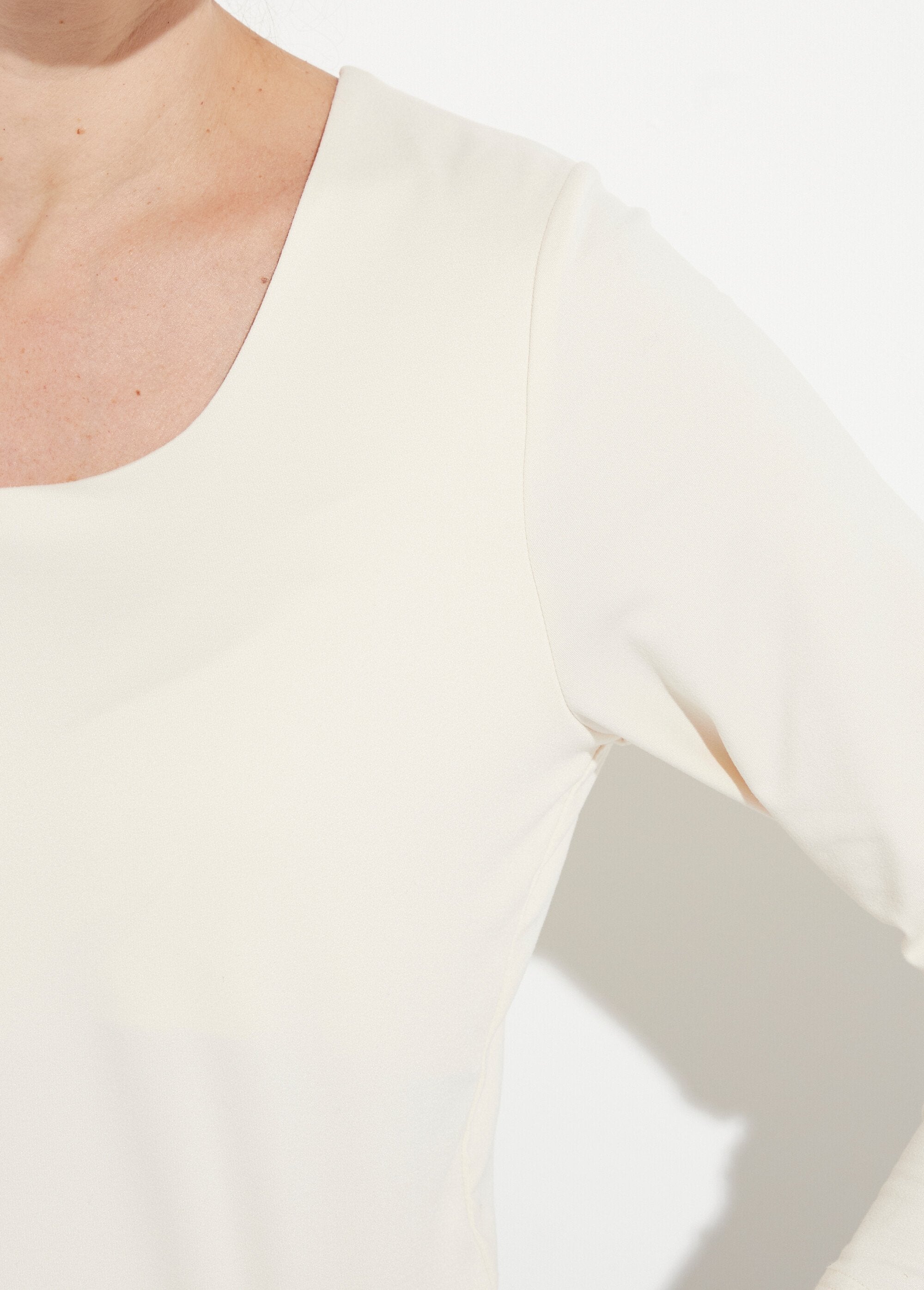 Maglietta_a_maniche_lunghe_Ecru_DE1_slim