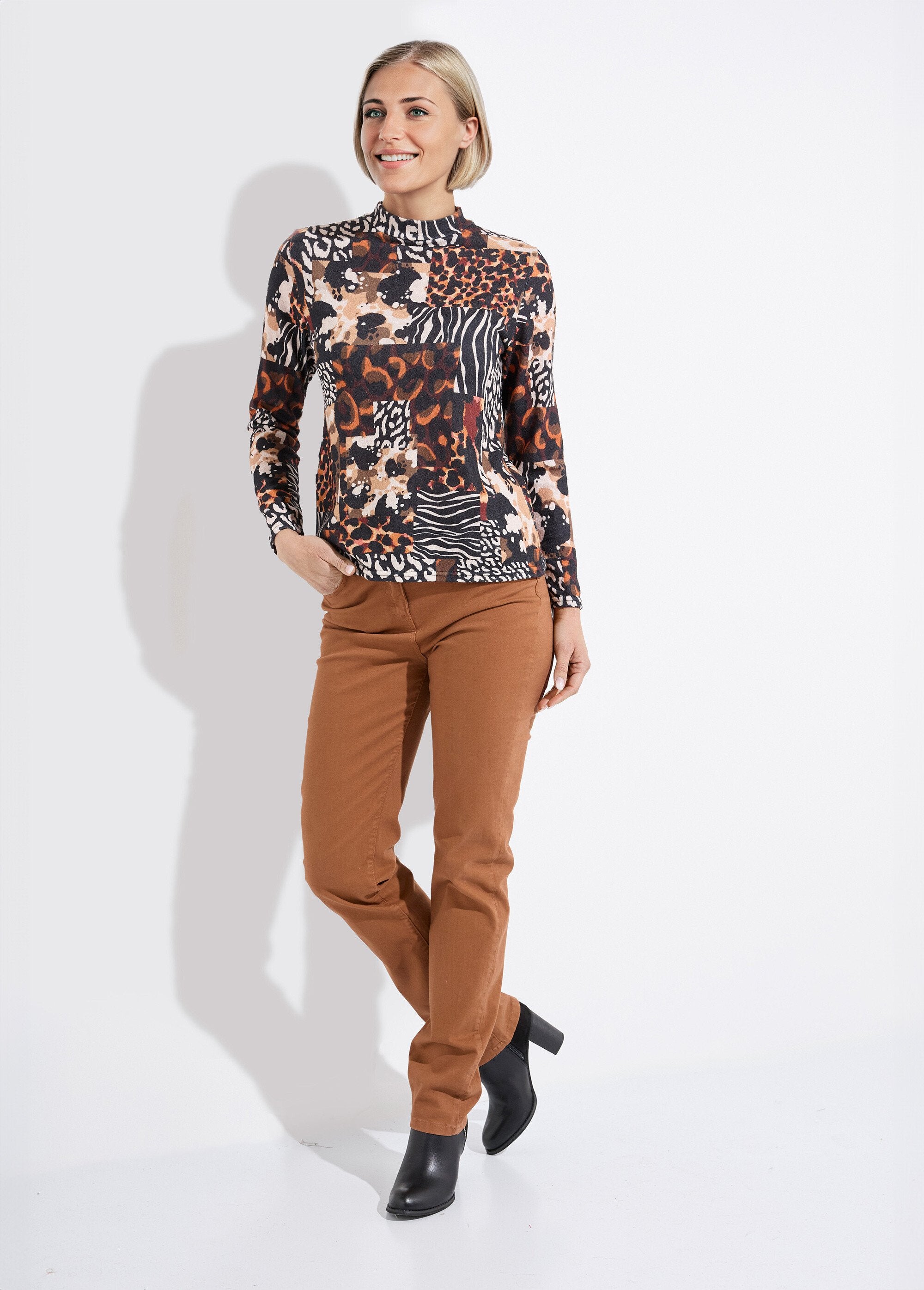Maglietta_con_collo_alto_e_stampa_animalier_Noir_et_orange_SF1_slim