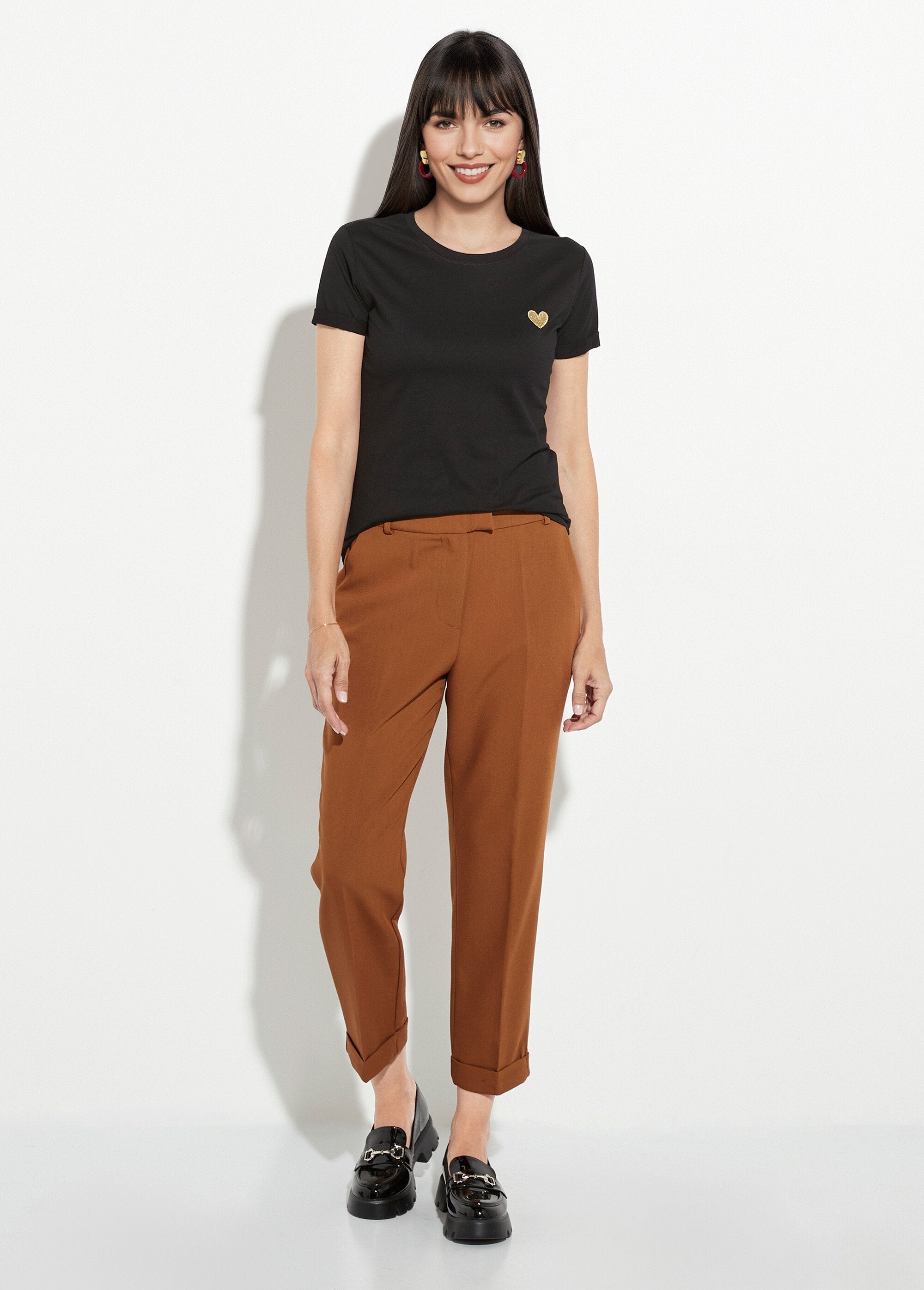 T-shirt_con_scollo_rotondo_e_ricamo_a_cuore_sul_petto_Noir_SF1_slim