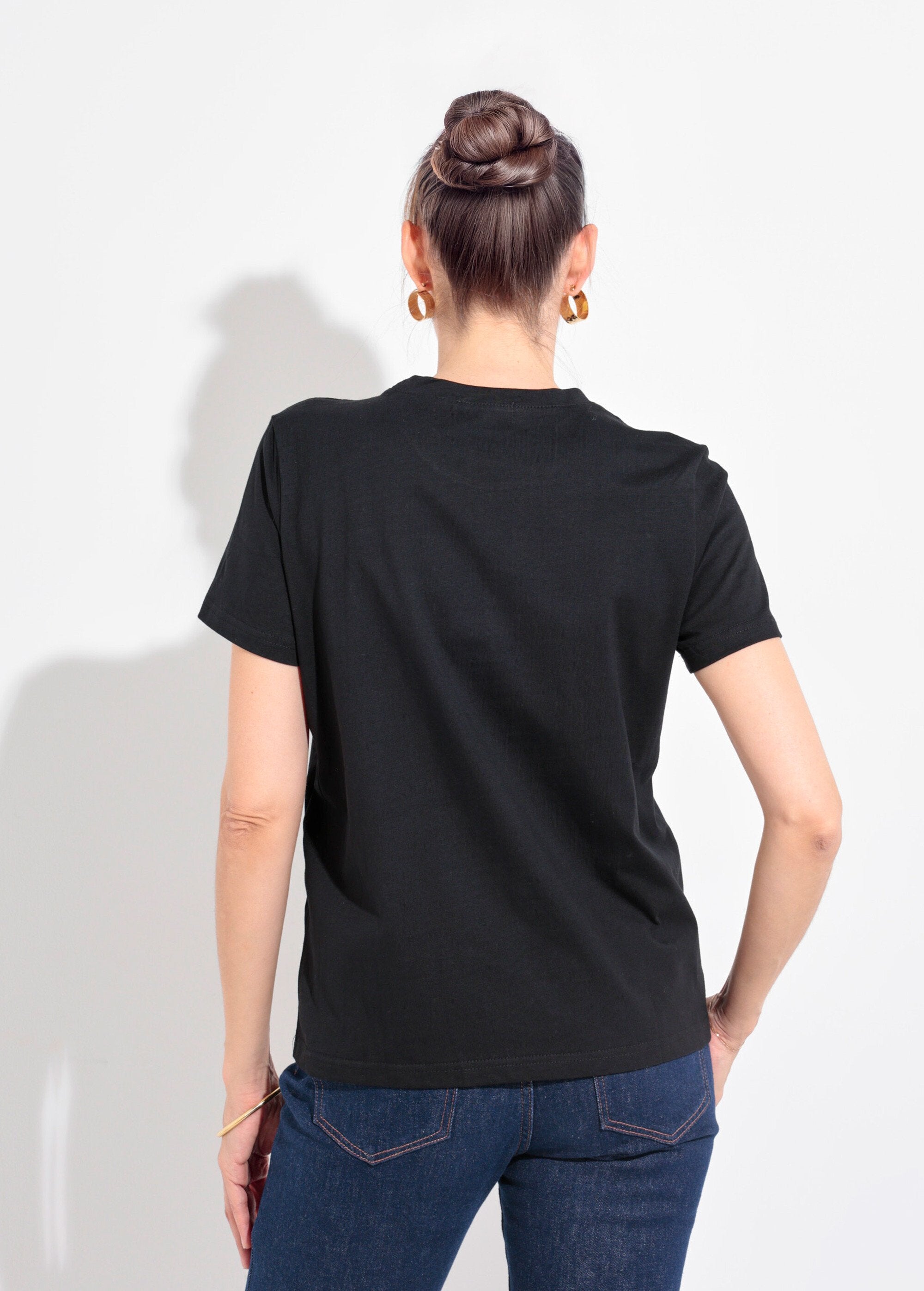 T-shirt_con_scollo_rotondo_e_ricamo_metallico_Madame_Noir_DO1_slim