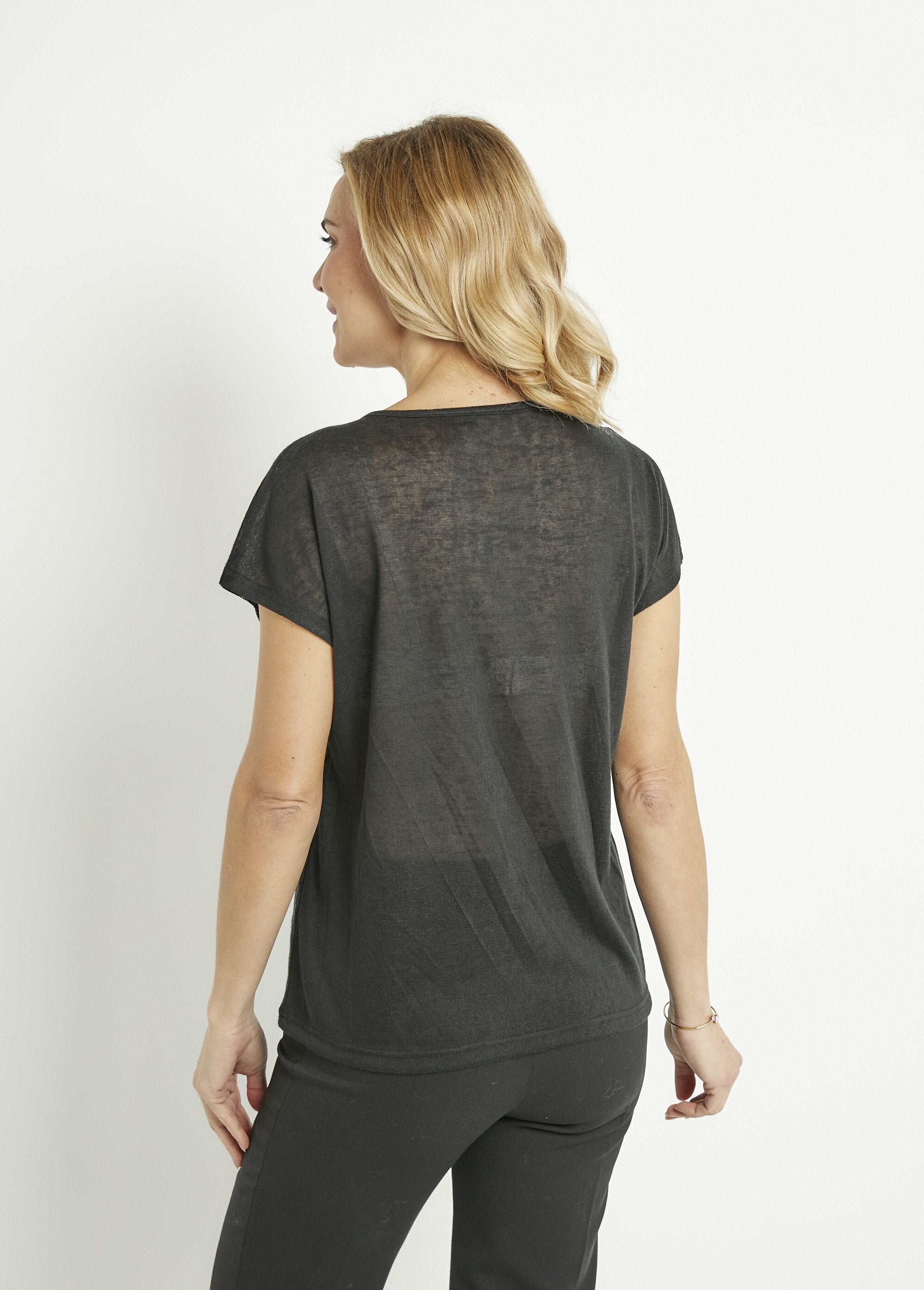 T-shirt_girocollo_in_maglia_fiammata_con_motivo_oro_Noir_DO1_slim
