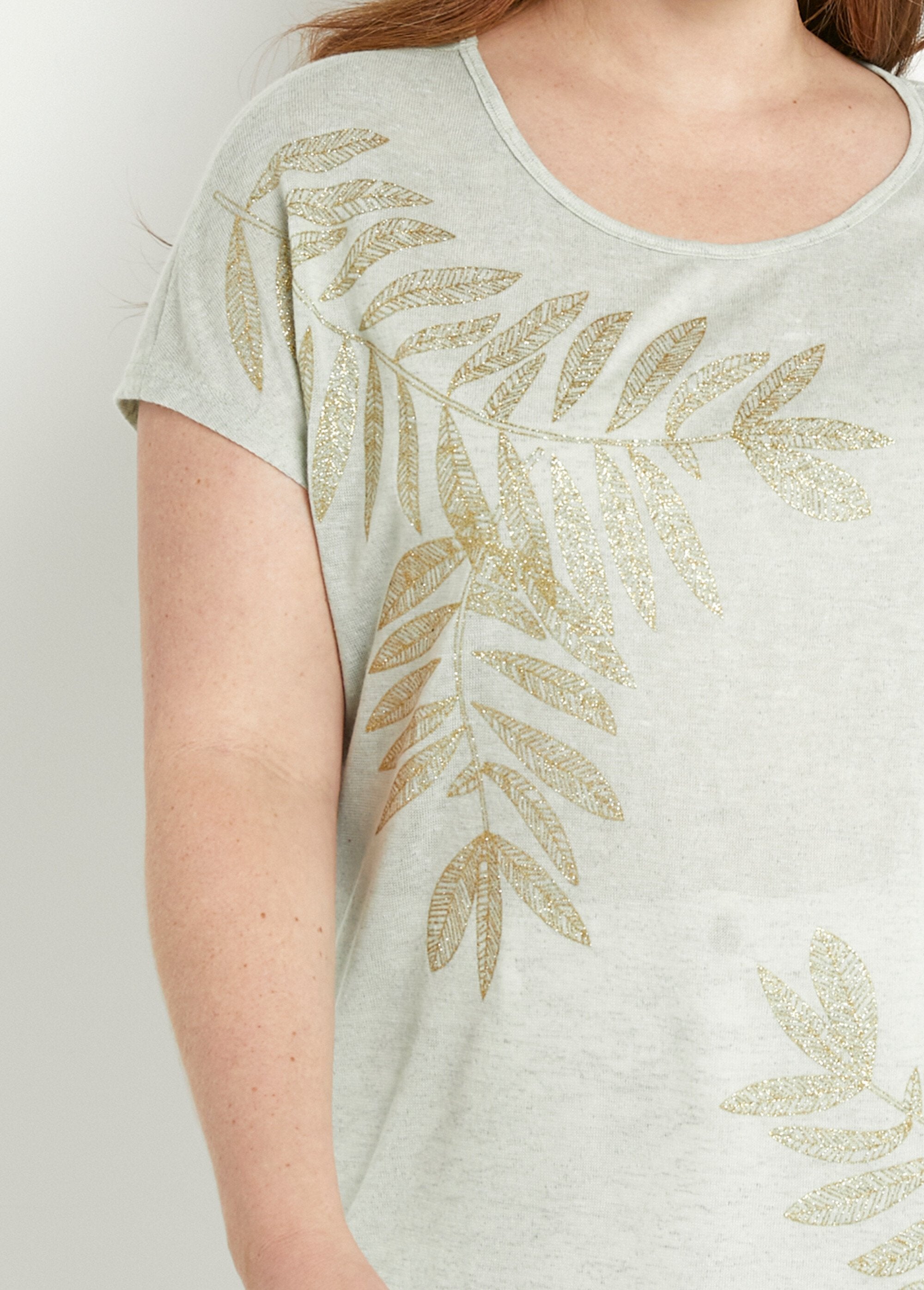 T-shirt_girocollo_in_maglia_fiammata_con_motivo_oro_Sauge_DE1_curvy