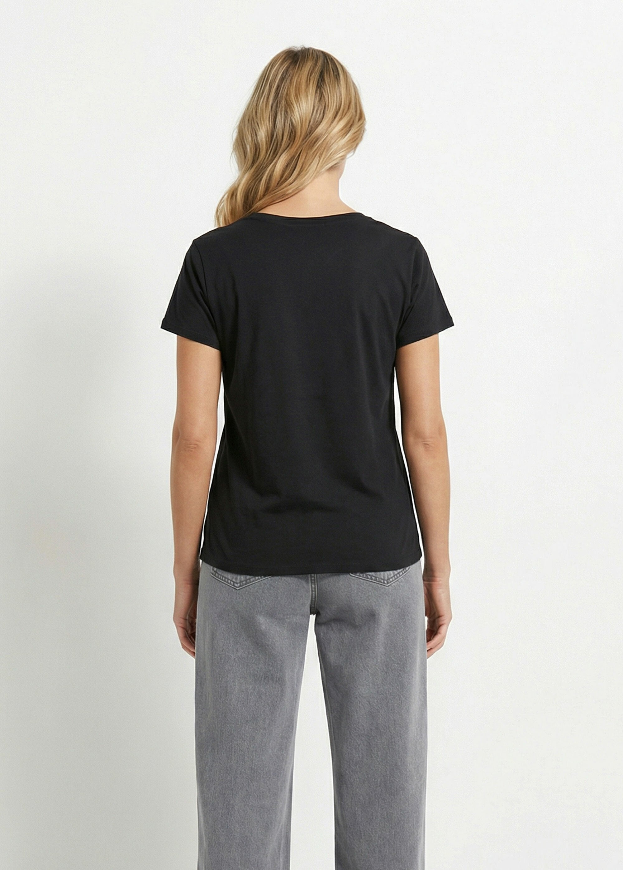 T-shirt_con_scollo_a_V_e_ricamo_leopardato_fluorescente_Noir_DO1_slim