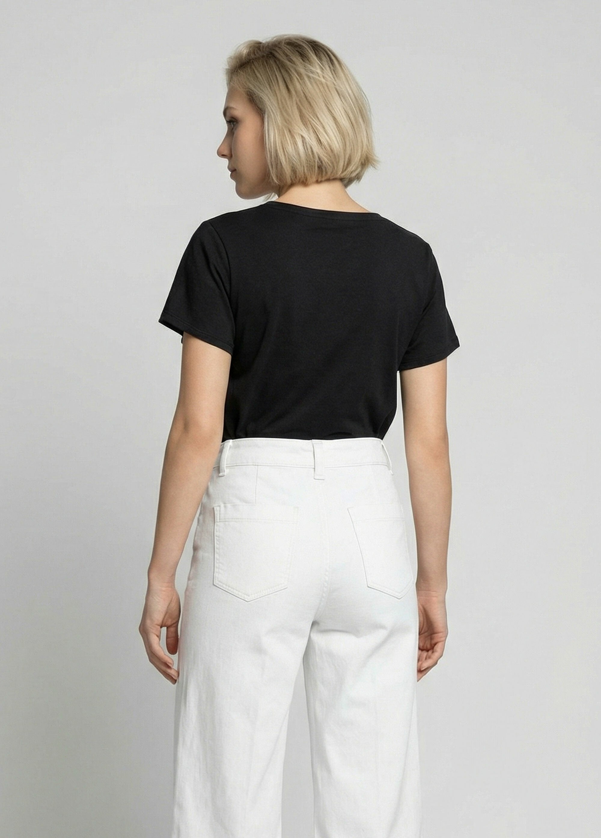 T-shirt_in_jersey_a_coste_con_scollo_a_V,_Essentiel_Noir_DO1_slim