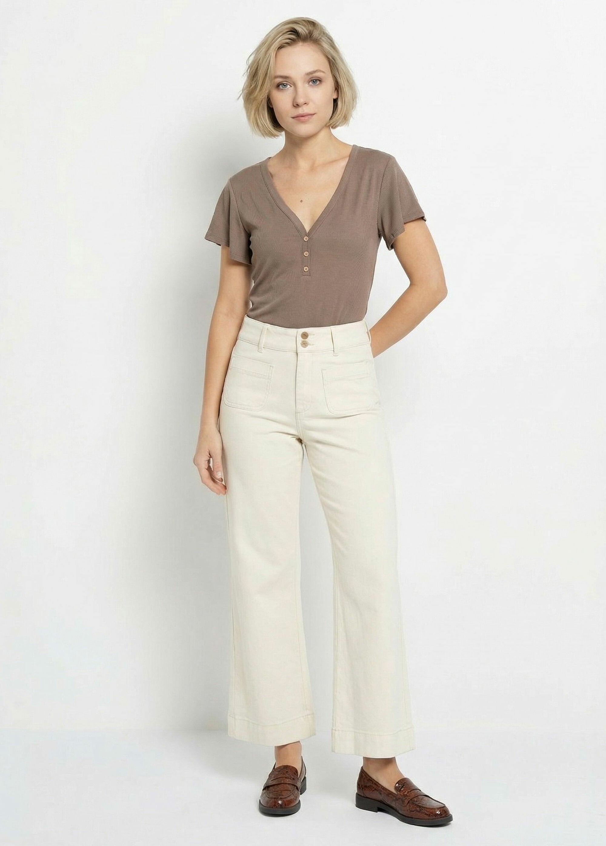 T-shirt_in_jersey_a_coste_con_scollo_a_V,_Essentiel_Taupe_SF1_slim