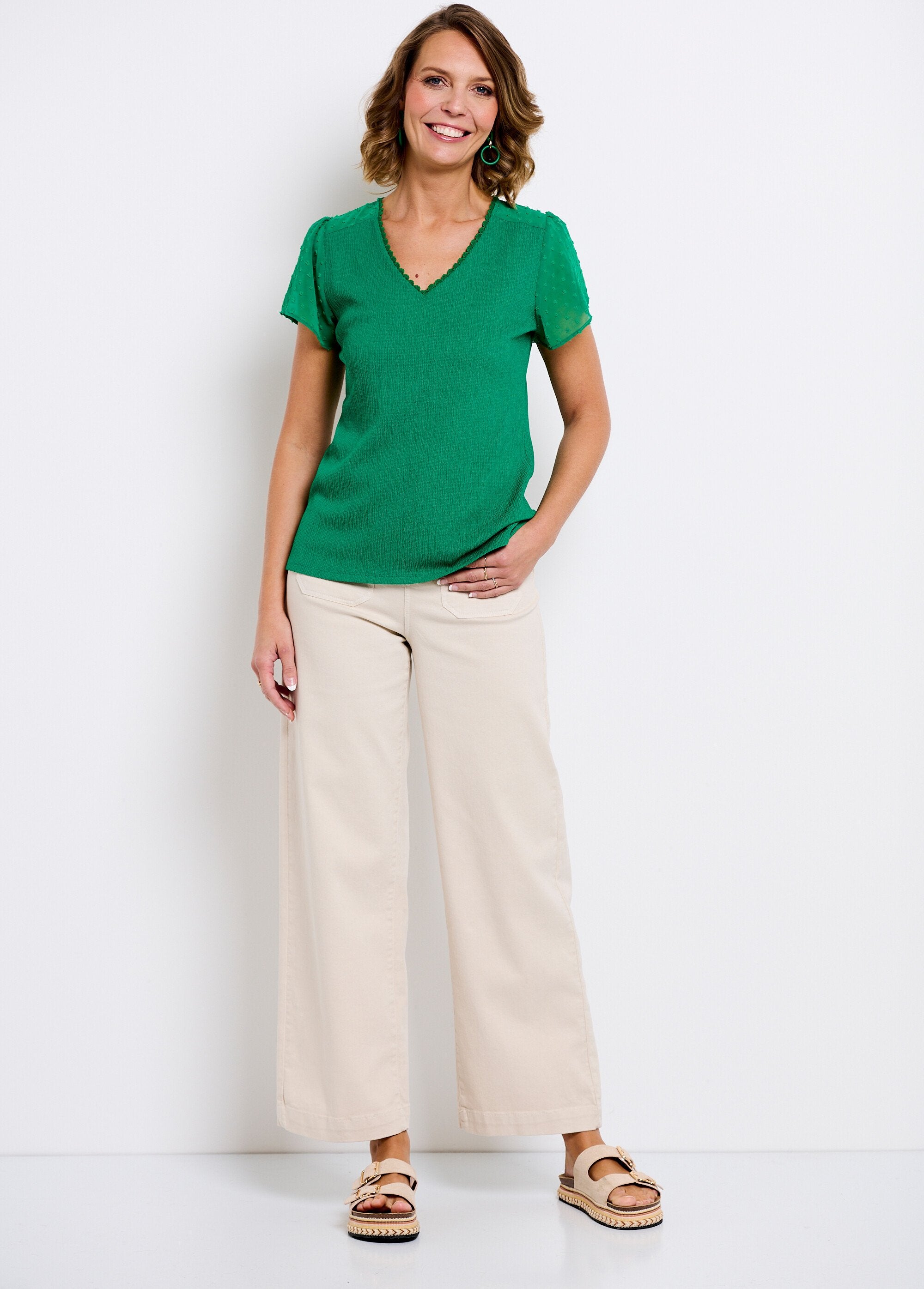 Maglietta_a_maniche_corte_con_scollo_a_V_in_piuma_Vert_SF1_slim