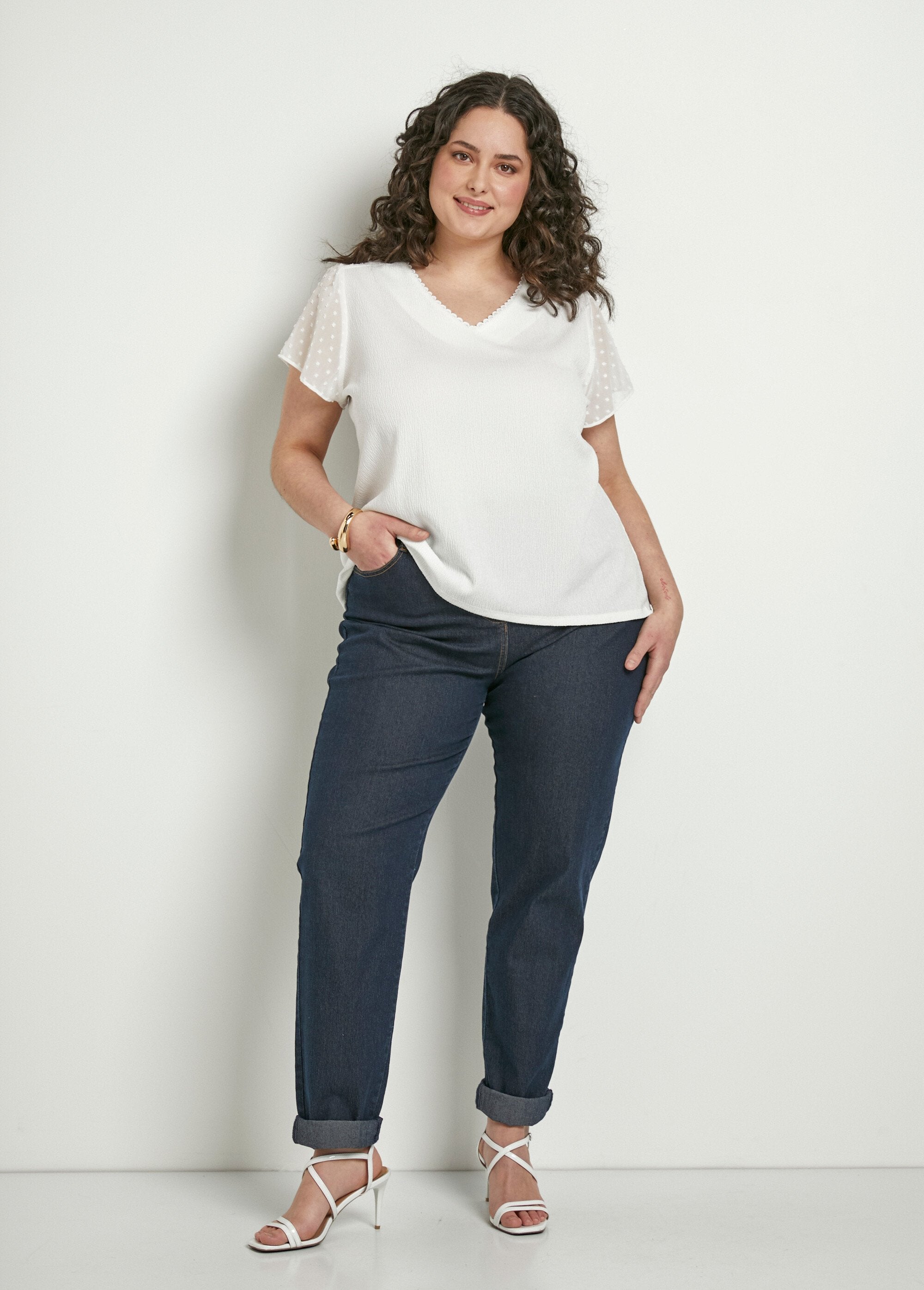 Maglietta_a_maniche_corte_con_scollo_a_V_in_piuma_Blanc_SF1_curvy