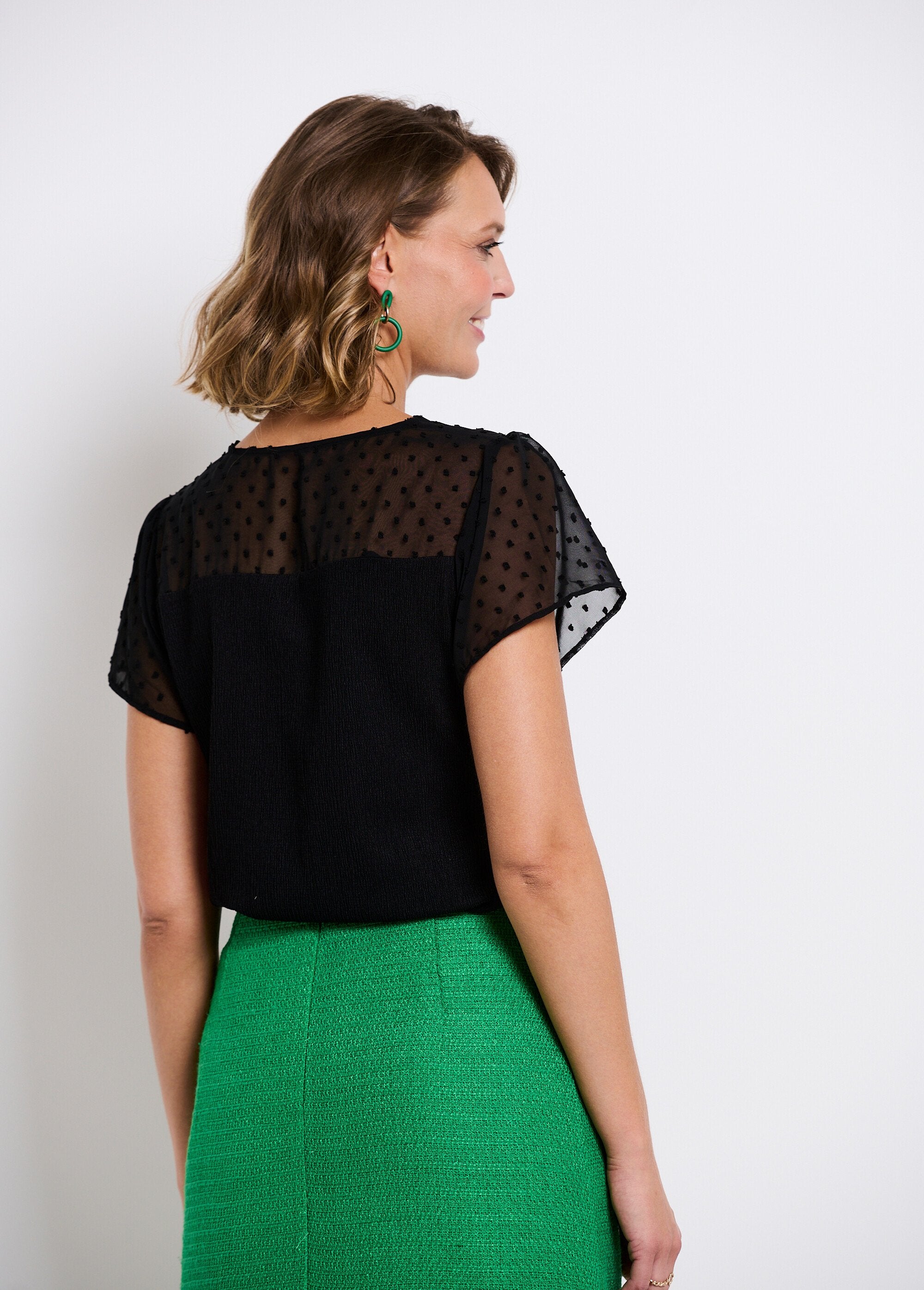 Maglietta_a_maniche_corte_con_scollo_a_V_in_piuma_Noir_DO1_slim