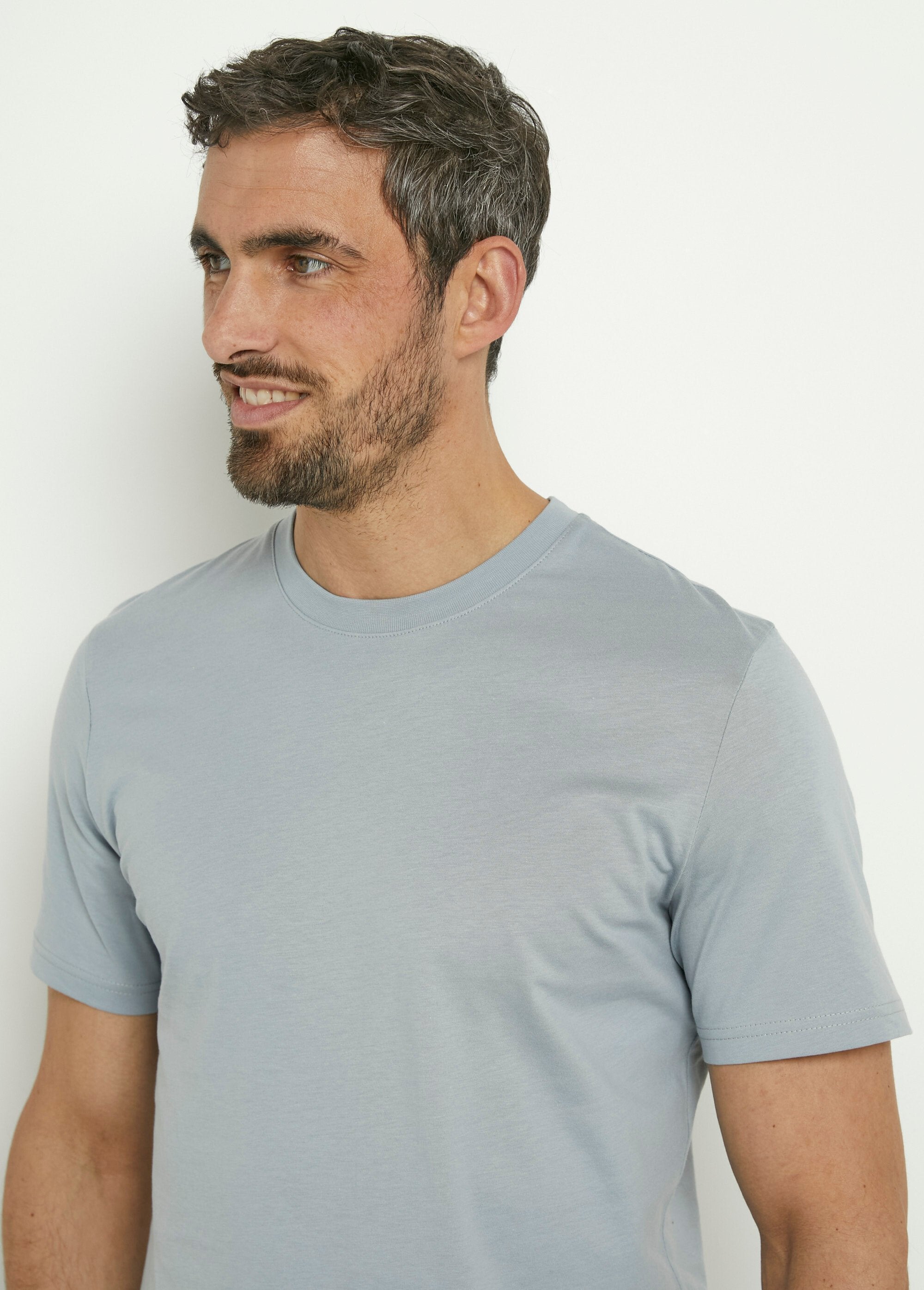 T-shirt_in_cotone_a_maniche_corte_con_scollo_rotondo_Gris_clair_DE1_slim