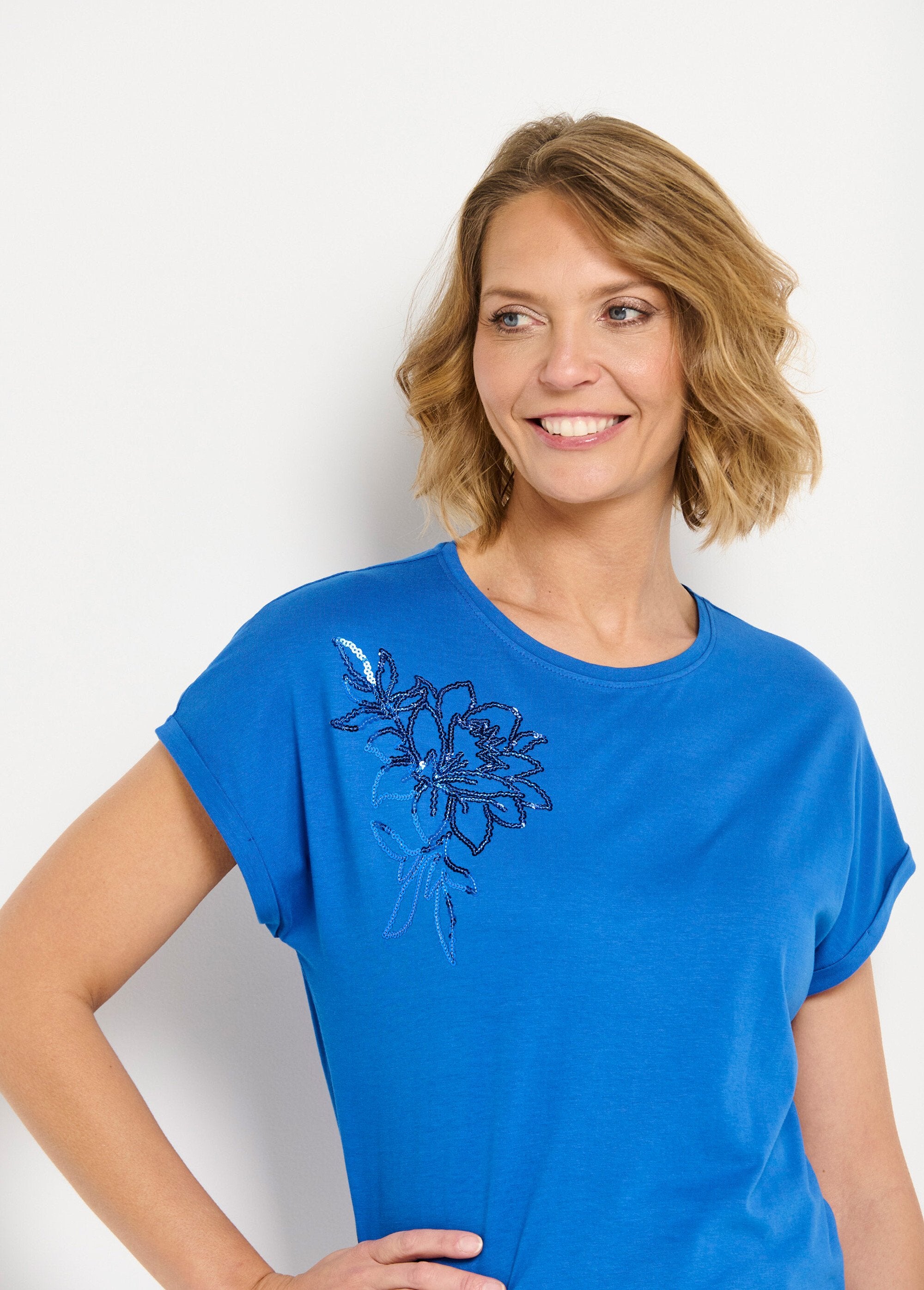 T-shirt_in_cotone_tinta_unita_con_paillettes,_maniche_corte_Bleu_dur_DE1_slim