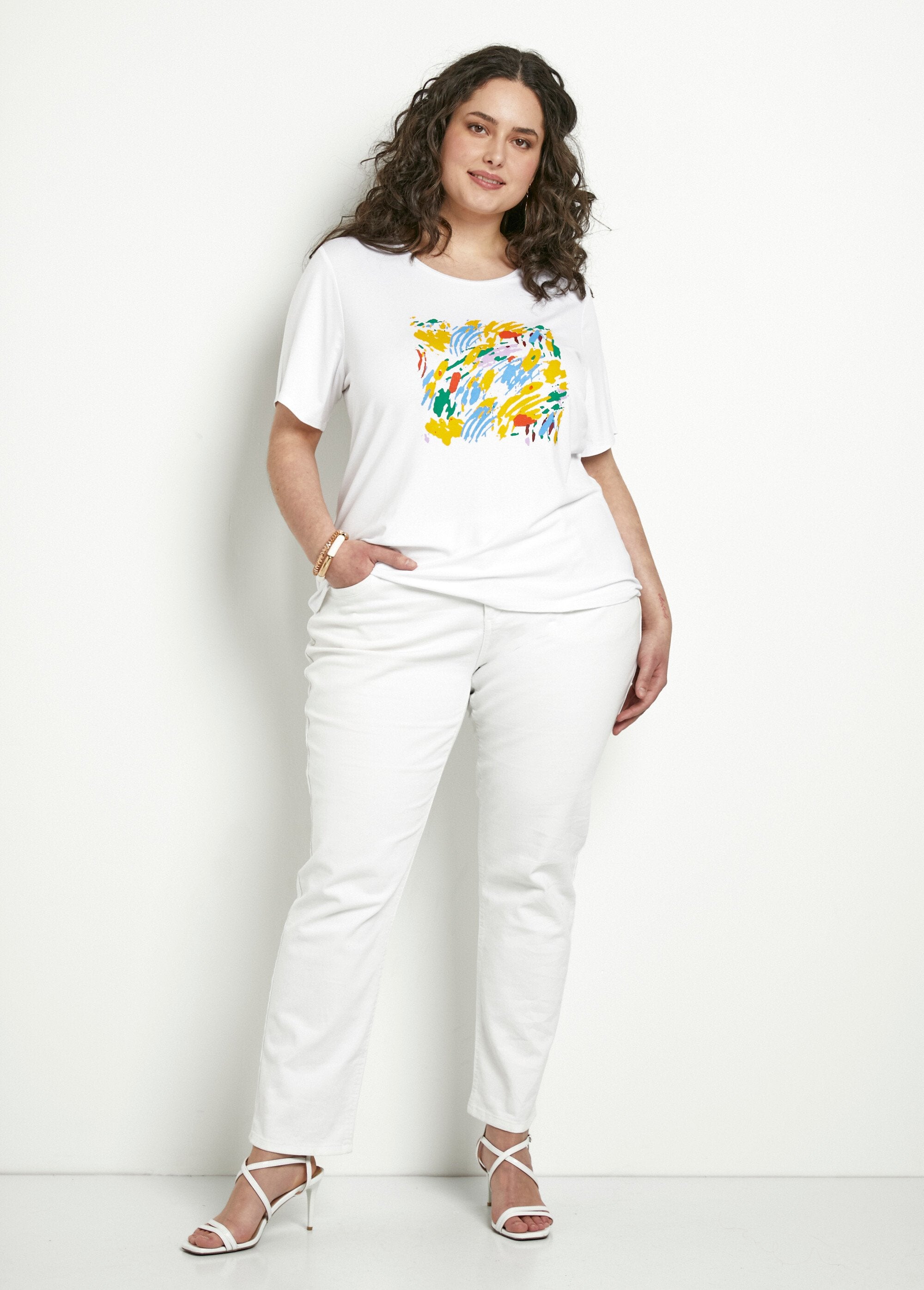 T-shirt_bianca_a_maniche_corte_con_fantasia_Fond_blanc_SF1_curvy
