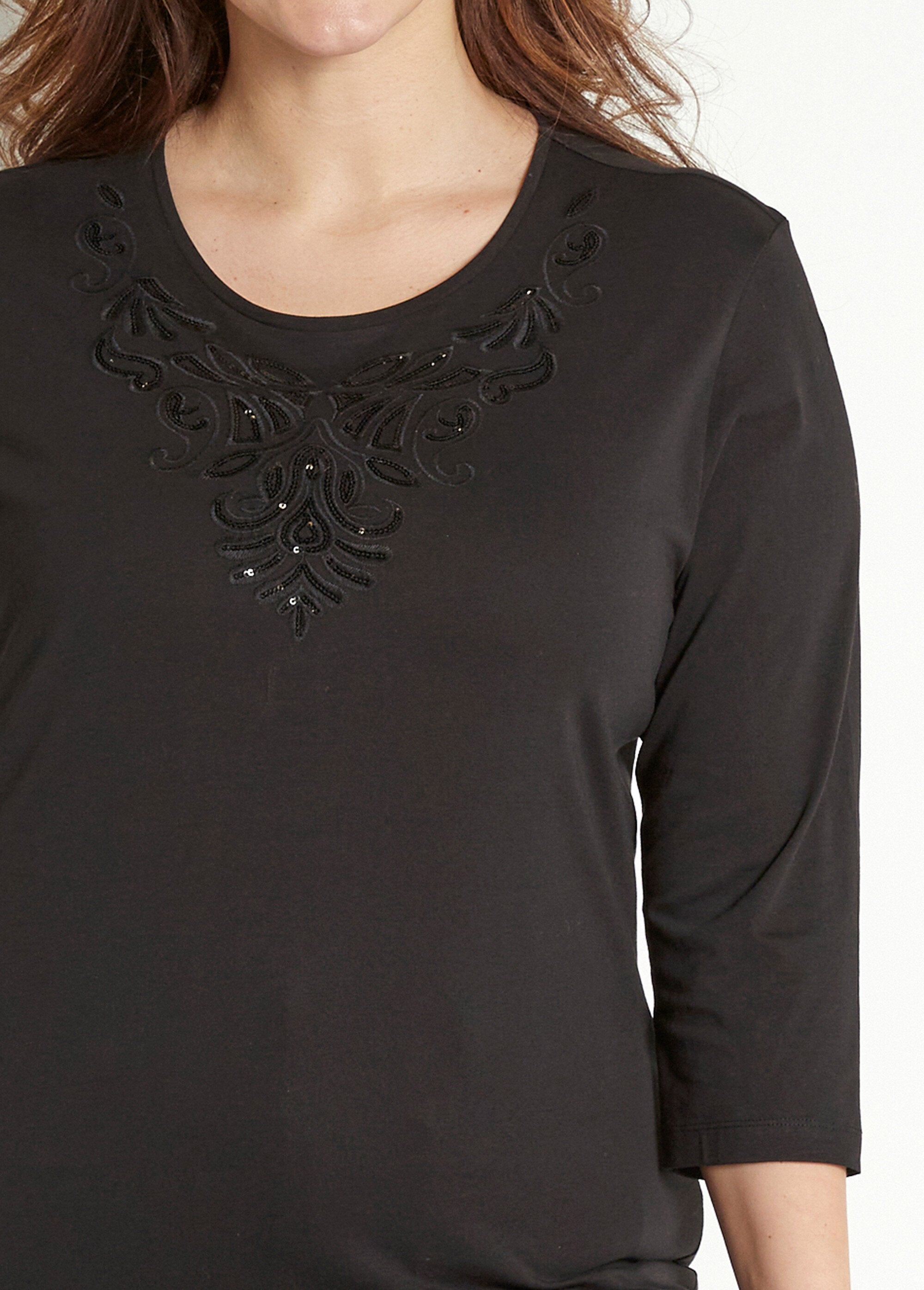 T-shirt_corta_con_maniche_a_3/4_ricamate_Noir_DE1_curvy