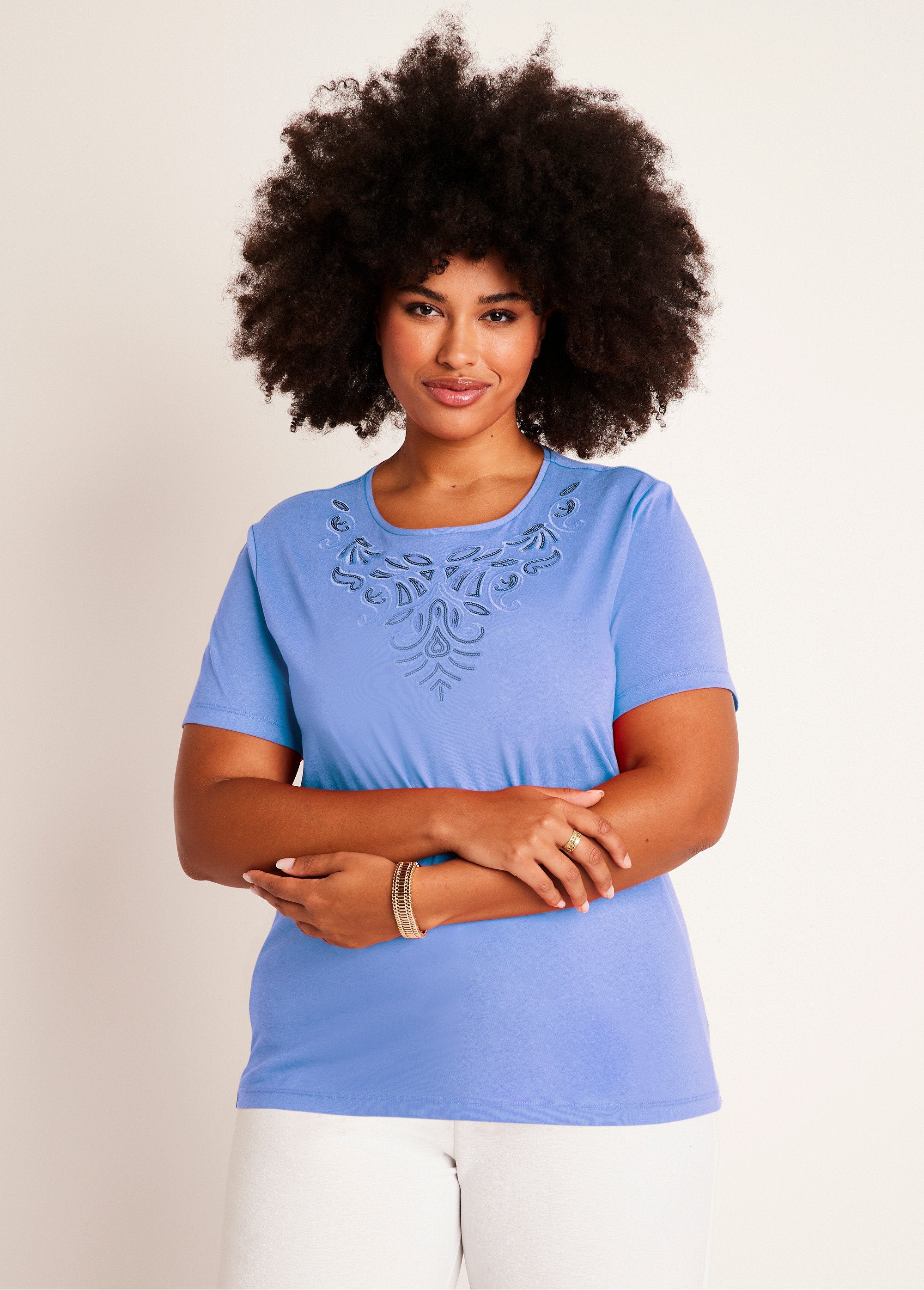 T-shirt_ricamata_a_maniche_corte_BLU_FA1_curvy