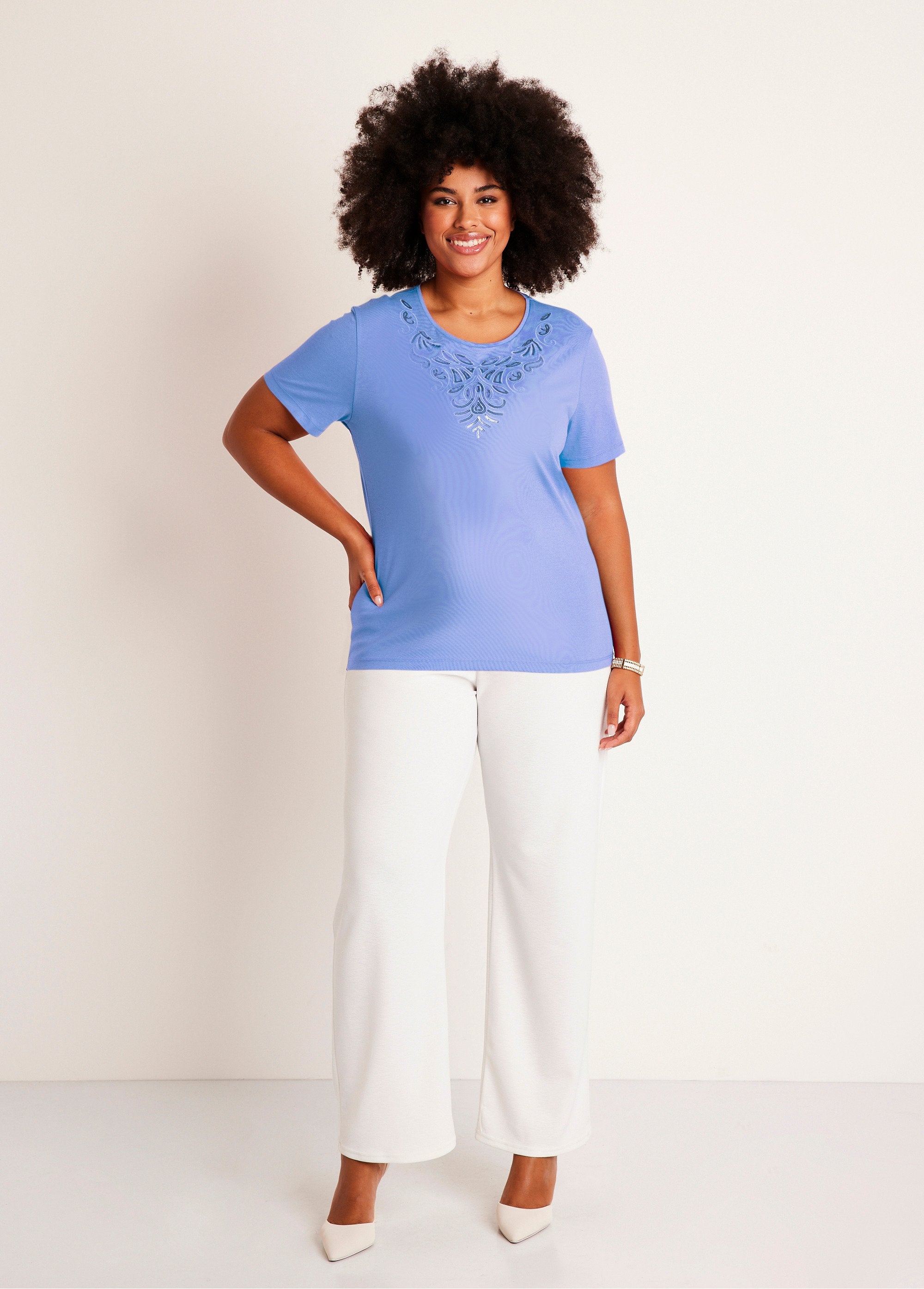 T-shirt_ricamata_a_maniche_corte_BLU_SF1_curvy