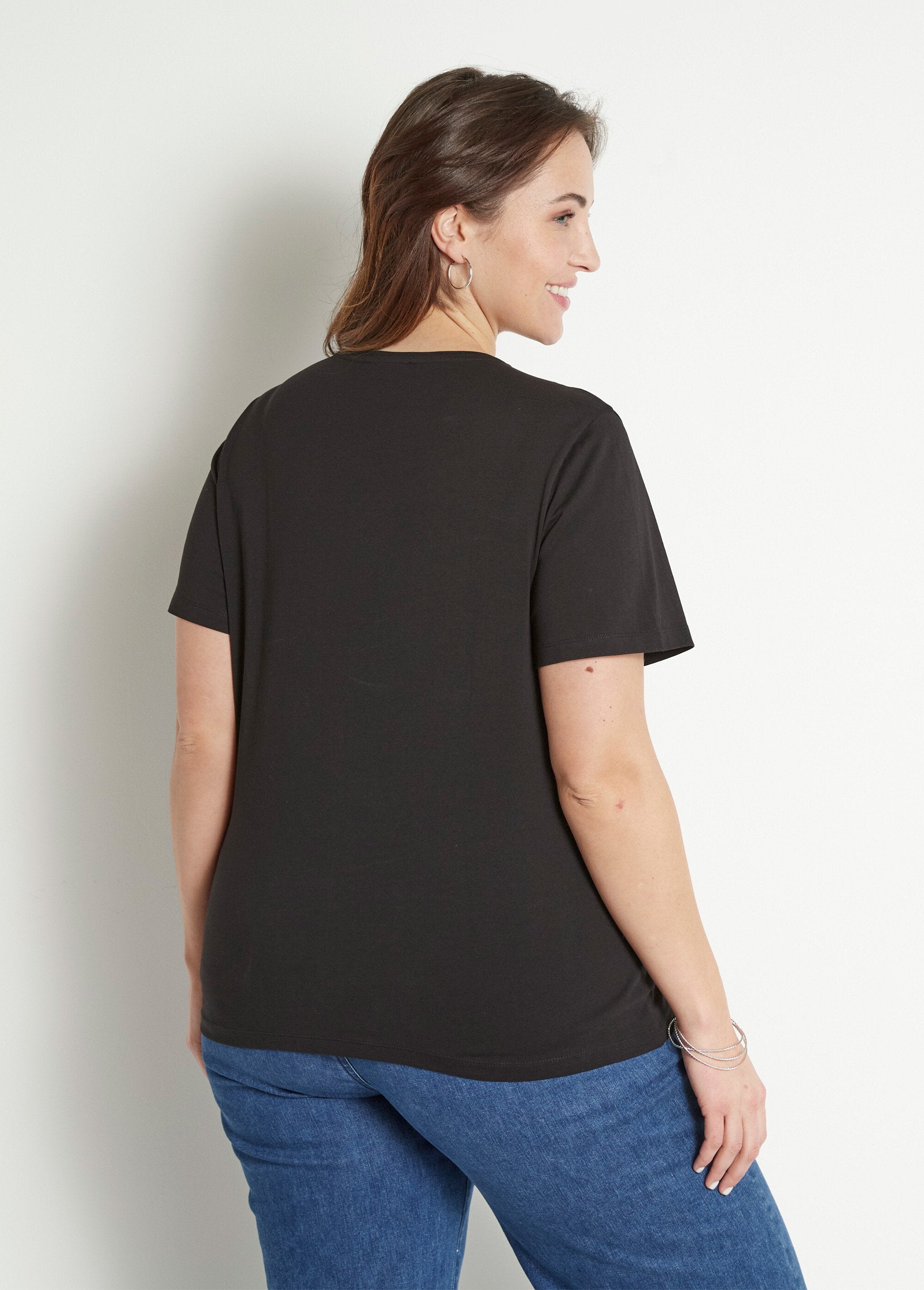 T-shirt_ricamata_a_maniche_corte_Noir_DO1_curvy