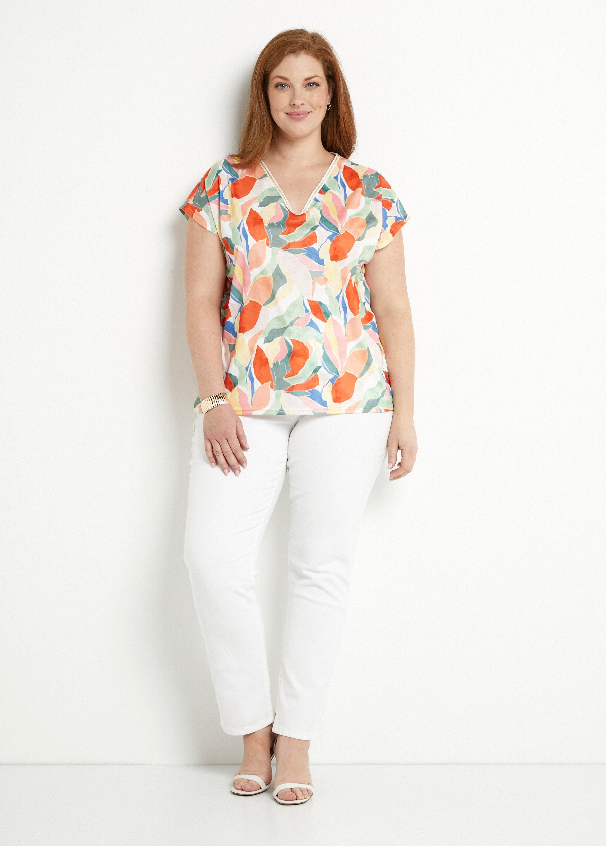 Maglietta_con_scollo_a_V_stampata_lucida_Jaune_et_vert_SF1_curvy