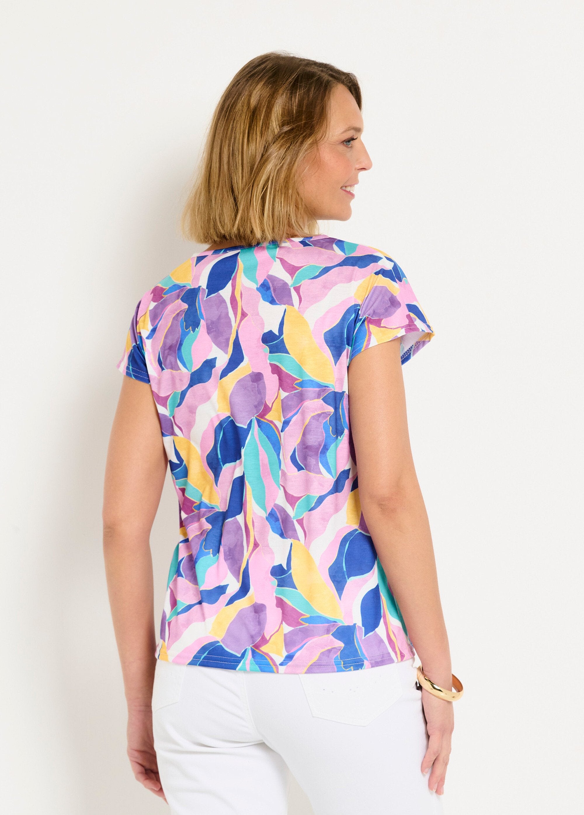 Maglietta_con_scollo_a_V_stampata_lucida_Parme_et_jaune_DO1_slim