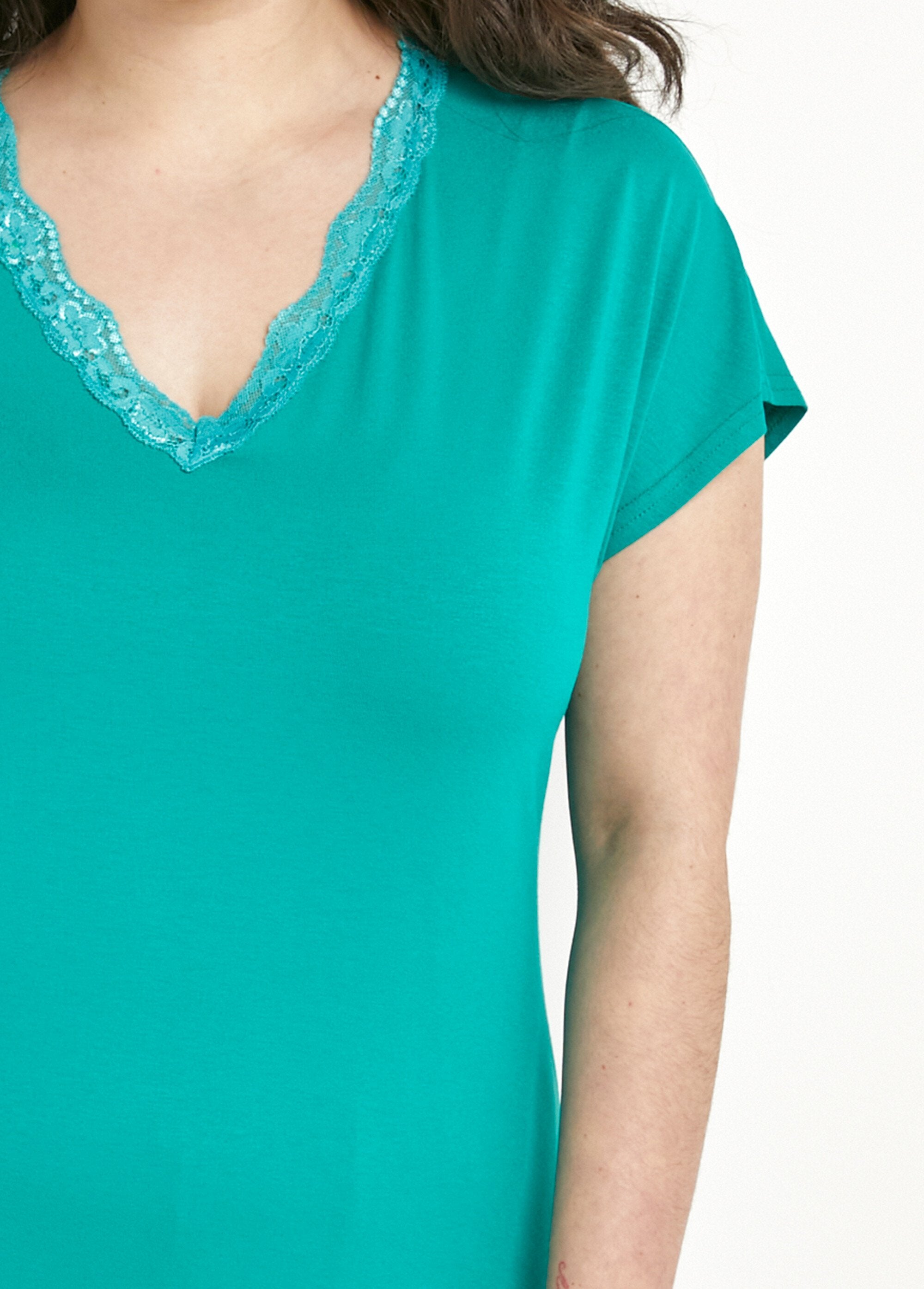 T-shirt_corta_in_pizzo_elasticizzato_Menthe_DE1_curvy